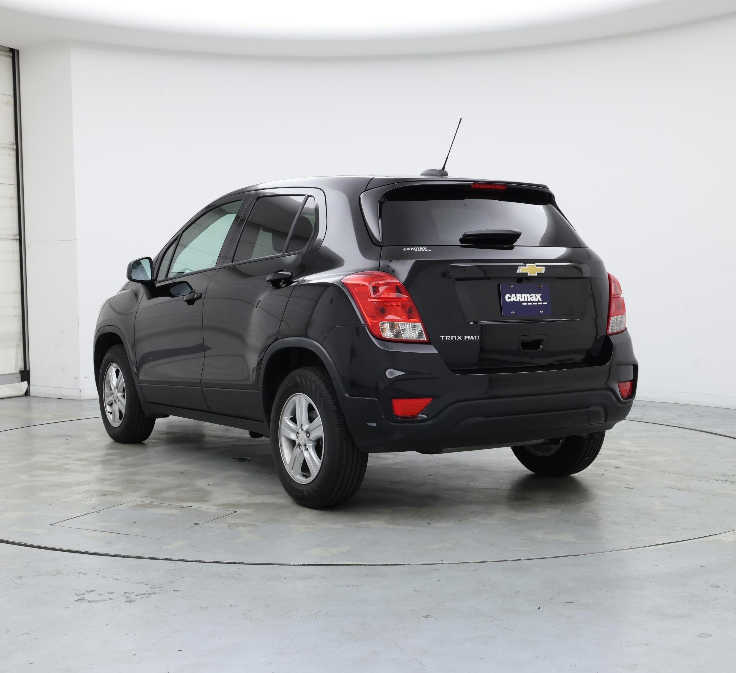 Thumbnail: 2022 Chevrolet Trax - 2