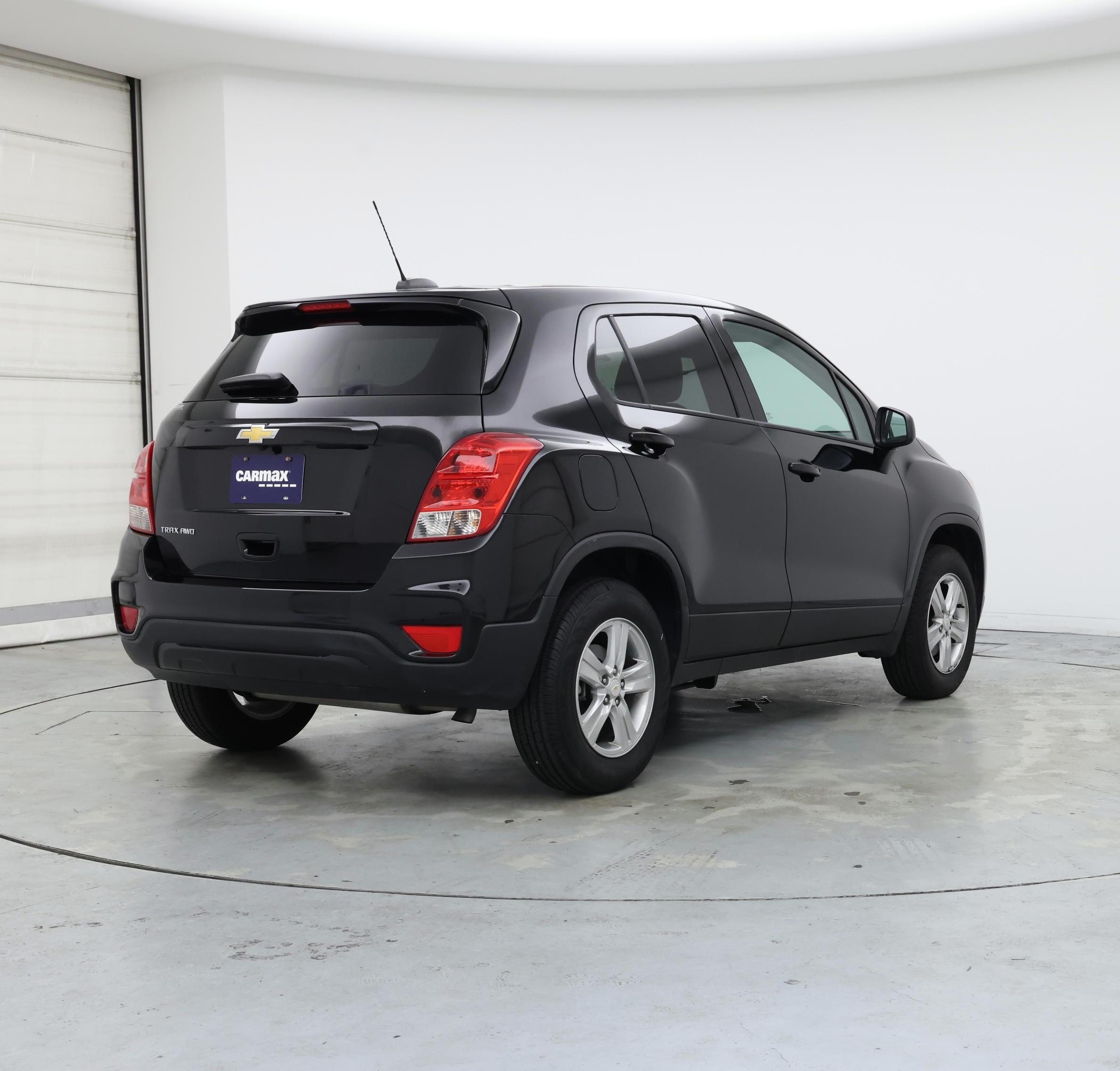 Thumbnail: 2022 Chevrolet Trax - 8