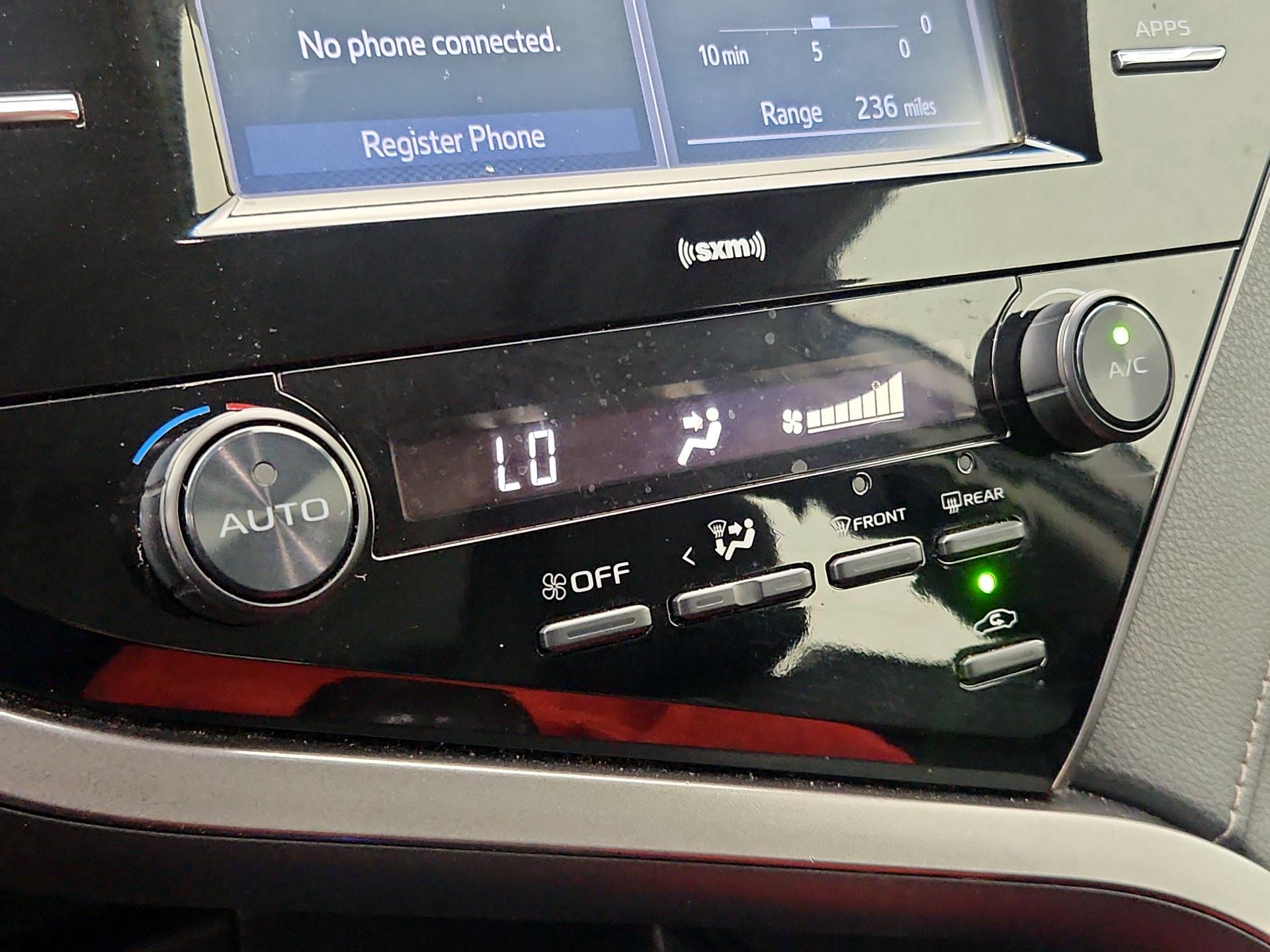 Thumbnail: 2020 Toyota Camry - 16