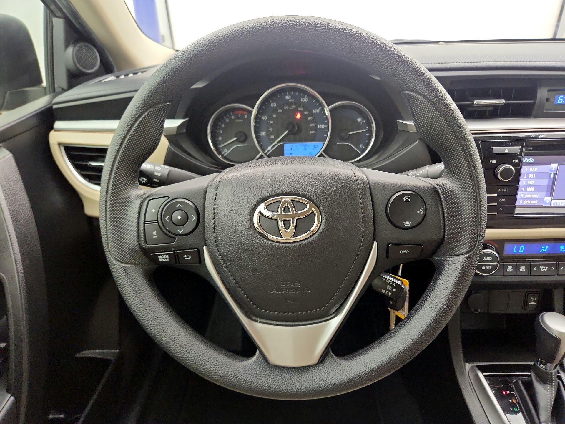 Thumbnail: 2015 Toyota Corolla - 10