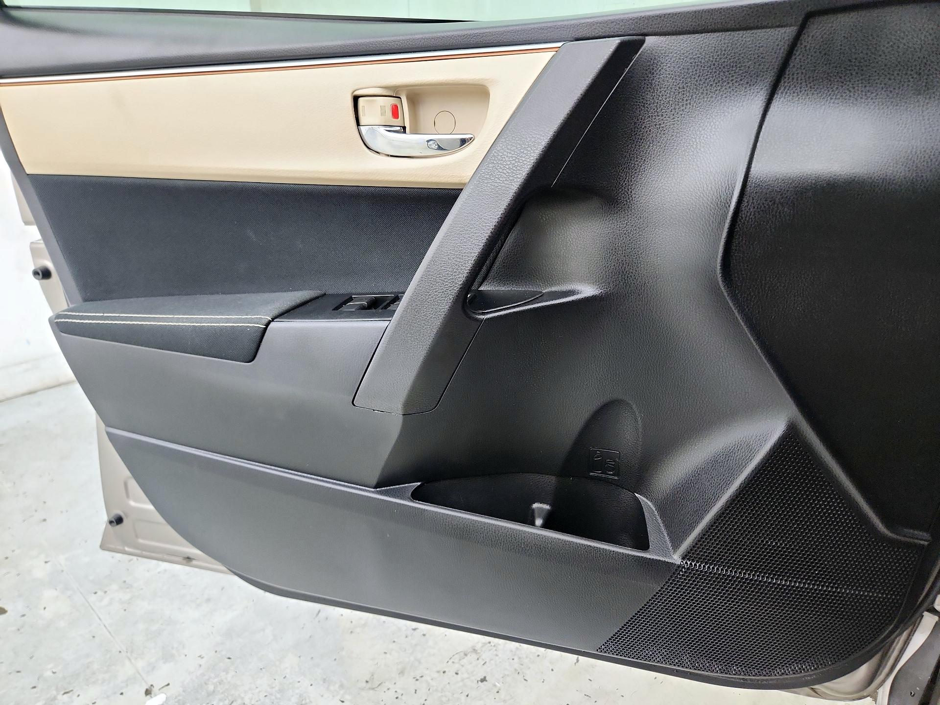 Thumbnail: 2015 Toyota Corolla - 12