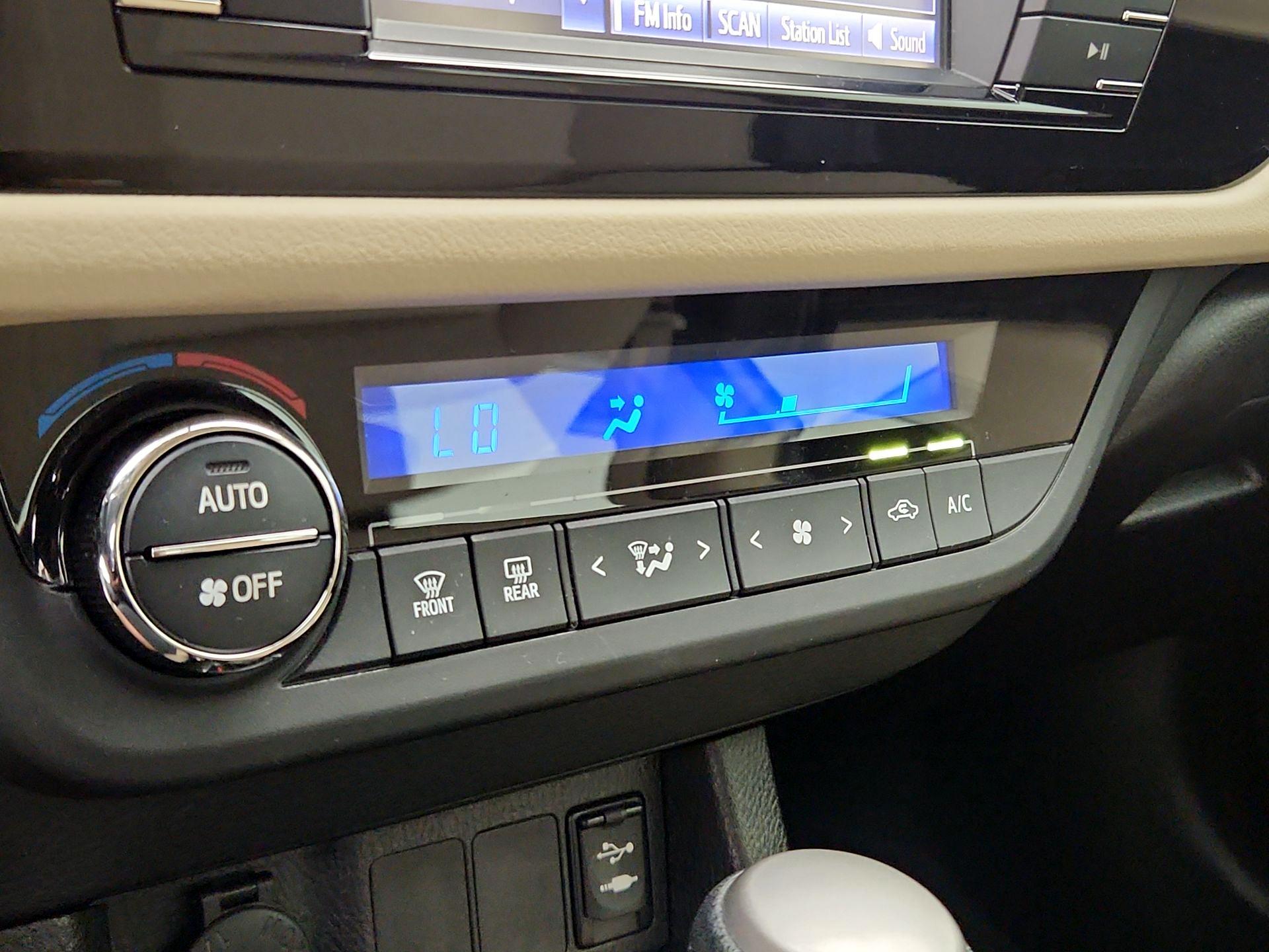 Thumbnail: 2015 Toyota Corolla - 16