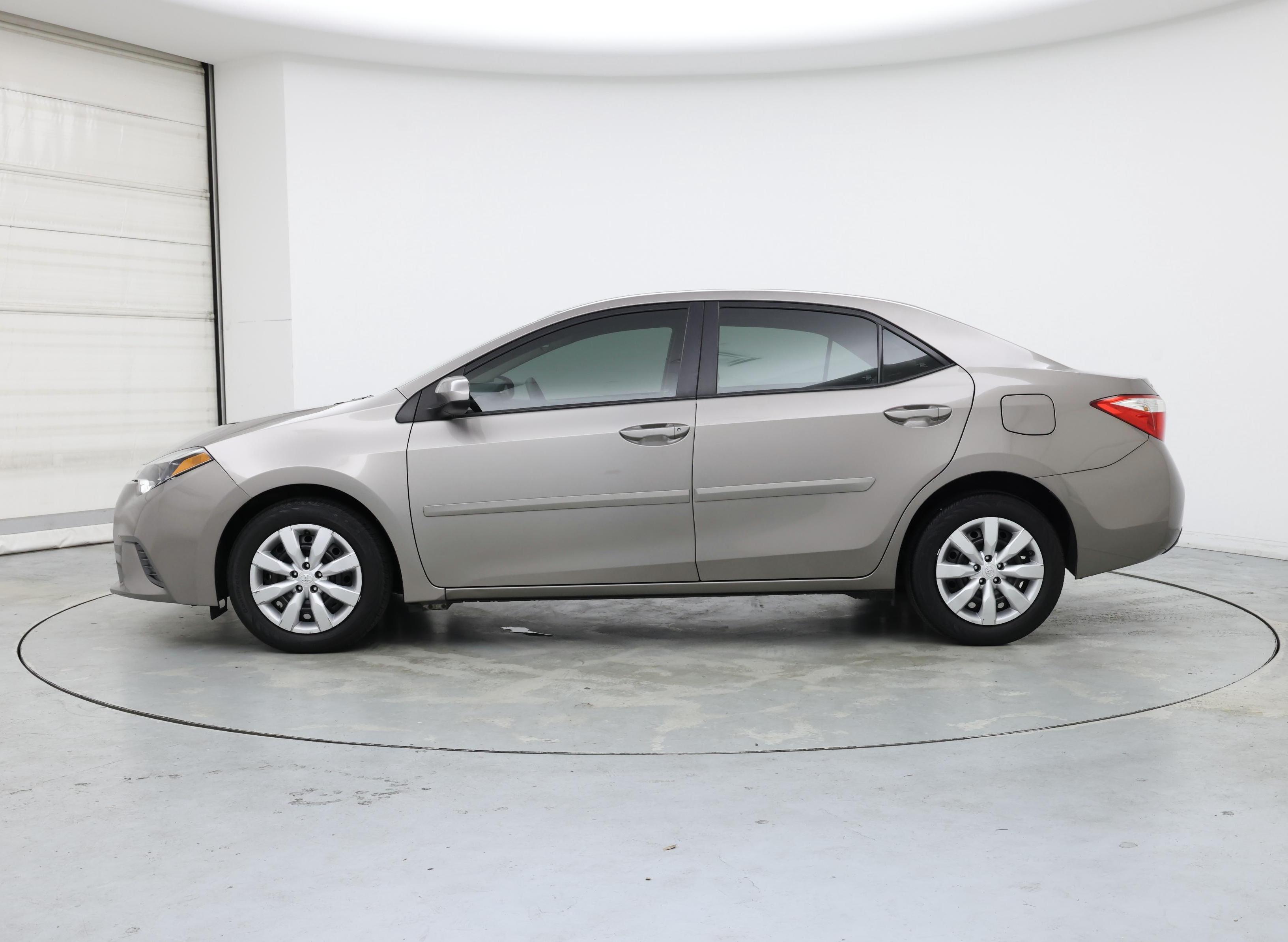 Thumbnail: 2015 Toyota Corolla - 3