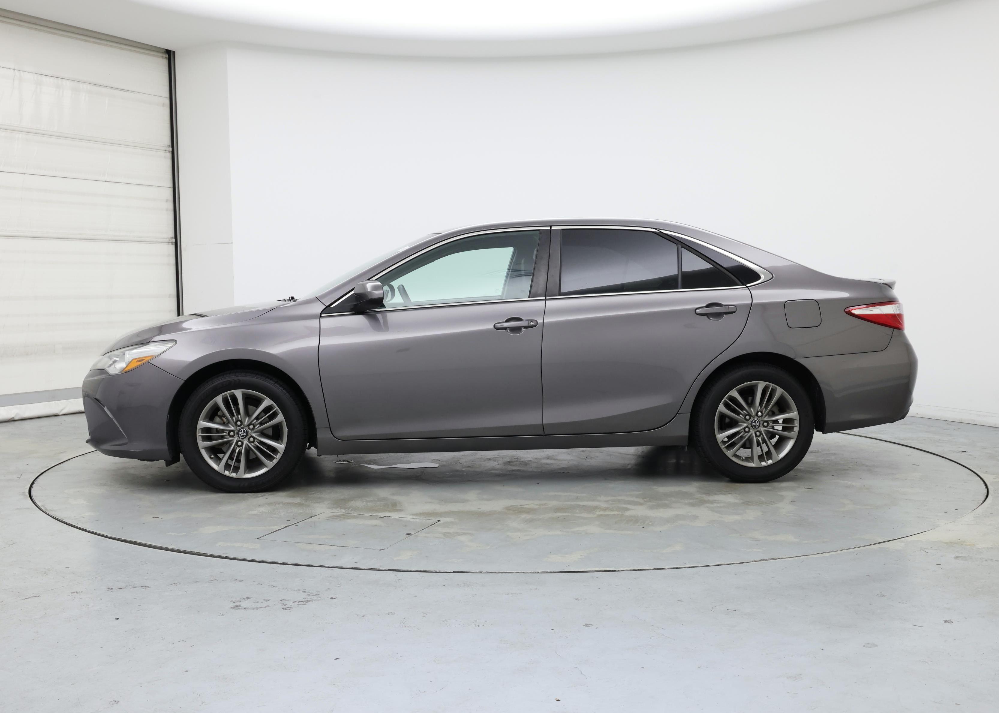 Thumbnail: 2017 Toyota Camry - 3