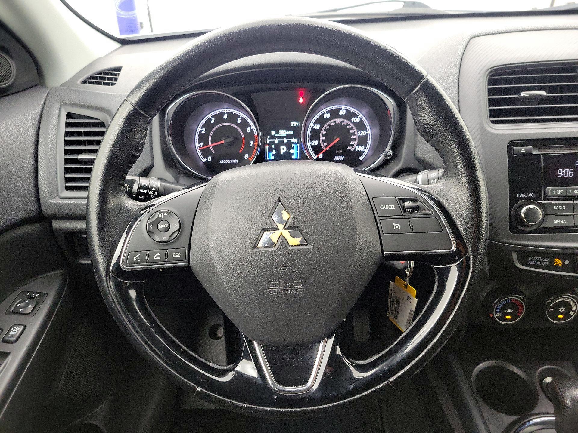 Thumbnail: 2016 Mitsubishi Outlander Sport - 10
