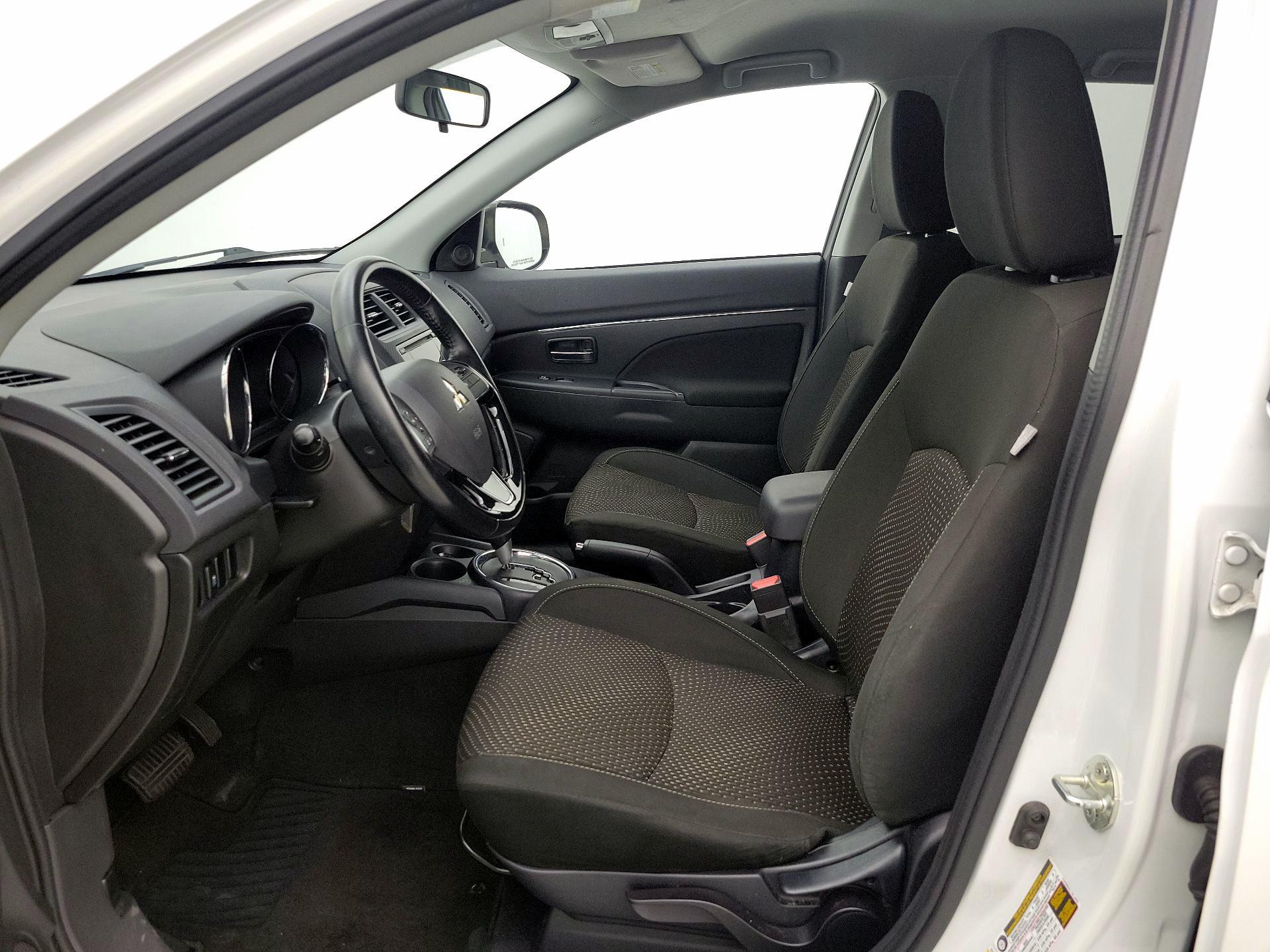 Thumbnail: 2016 Mitsubishi Outlander Sport - 11