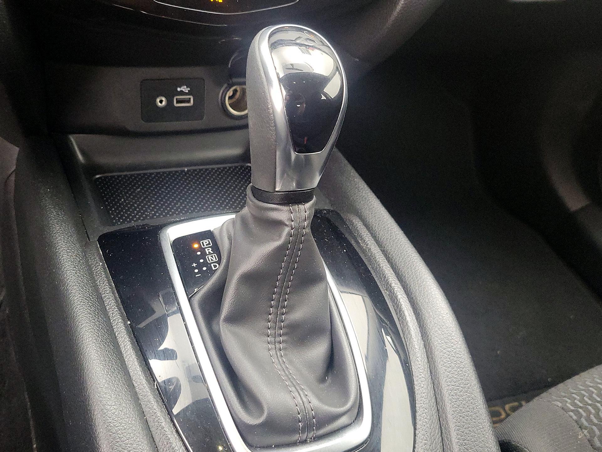 Thumbnail: 2019 Nissan Rogue Sport - 17