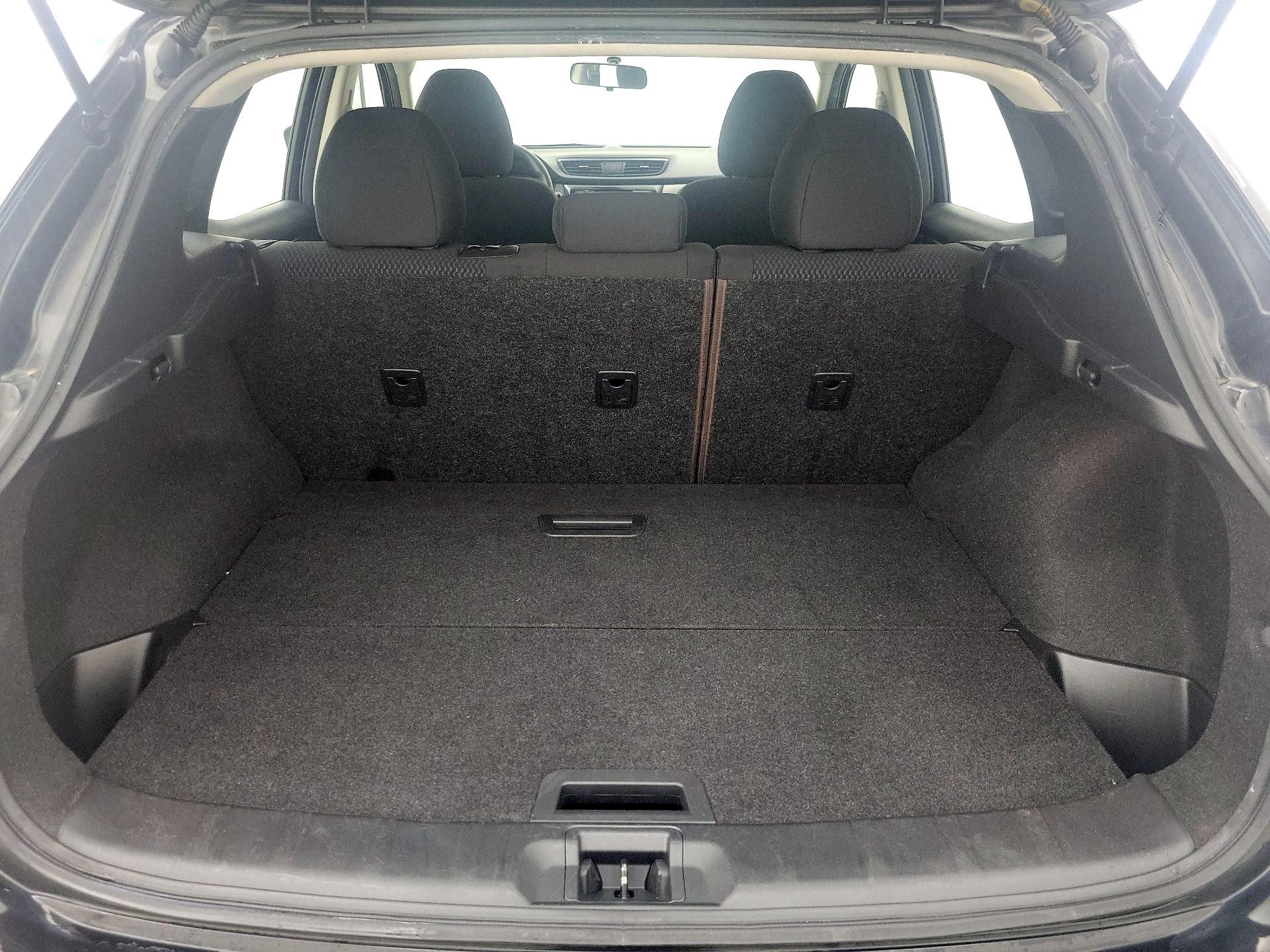 Thumbnail: 2019 Nissan Rogue Sport - 20