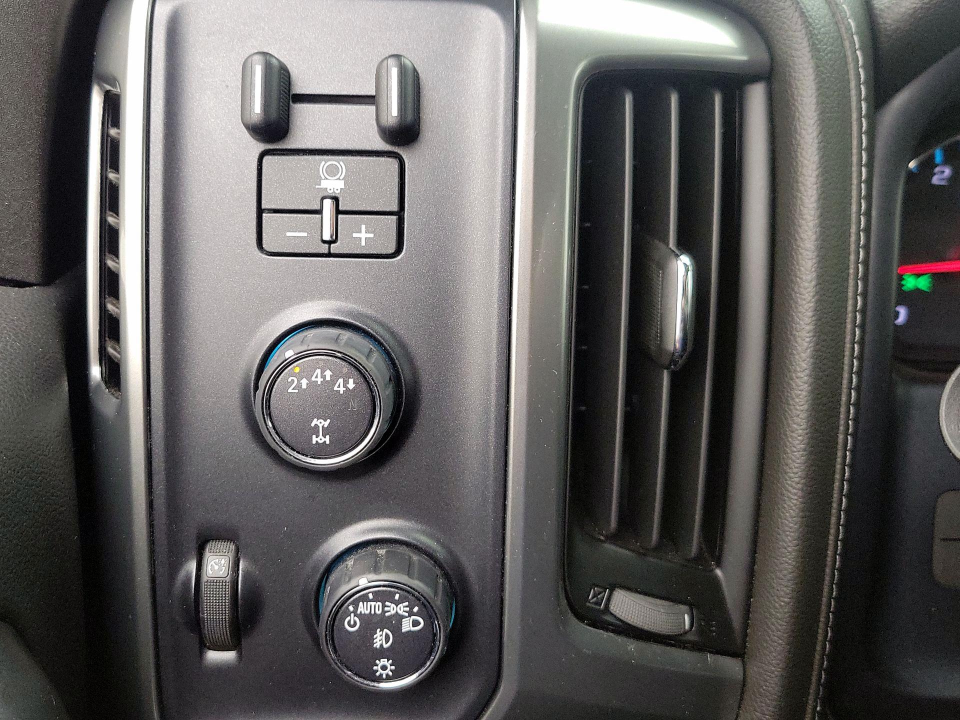 Thumbnail: 2018 Chevrolet Silverado 2500 - 13