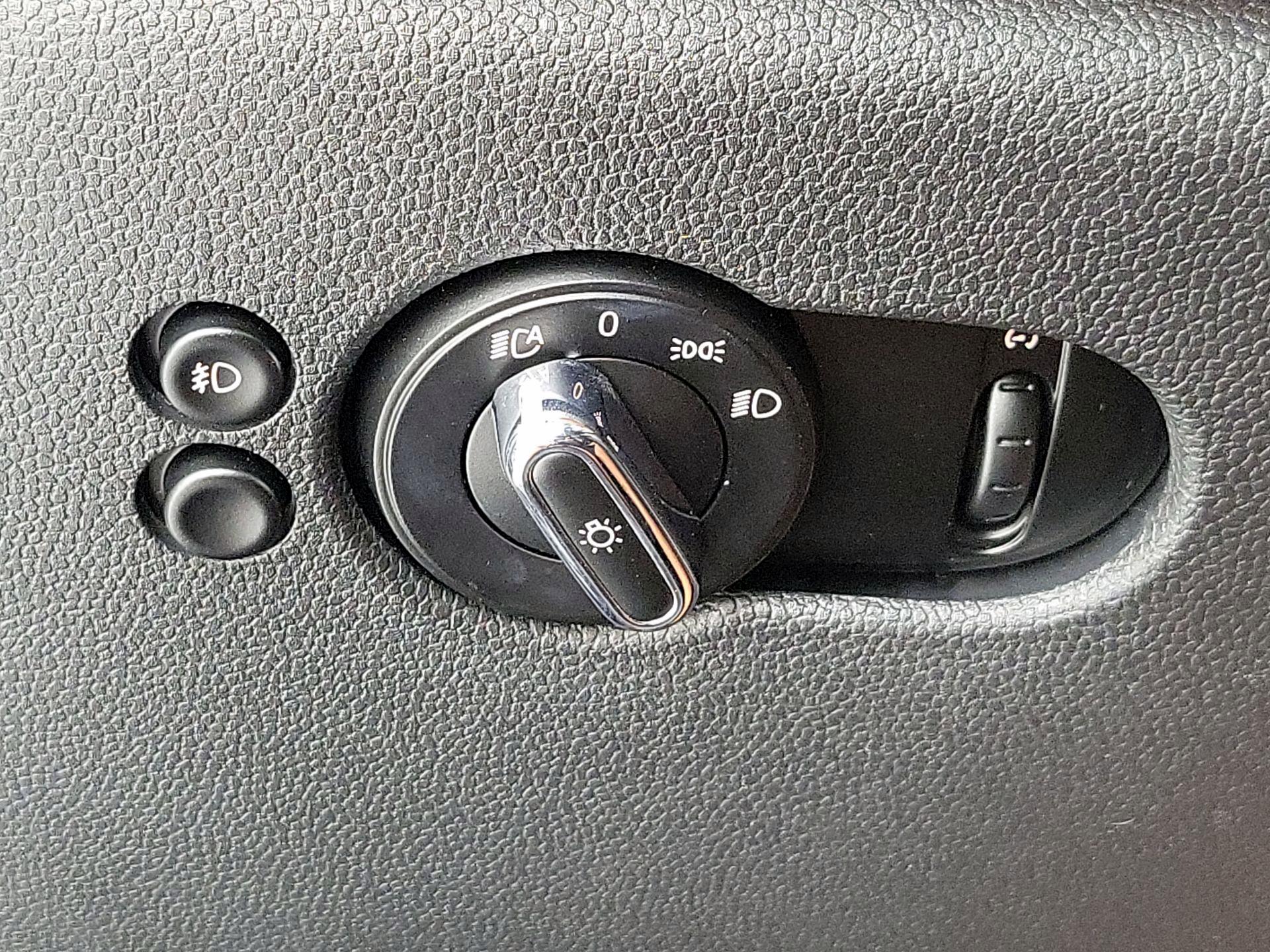 Thumbnail: 2019 MINI Cooper Hardtop - 13