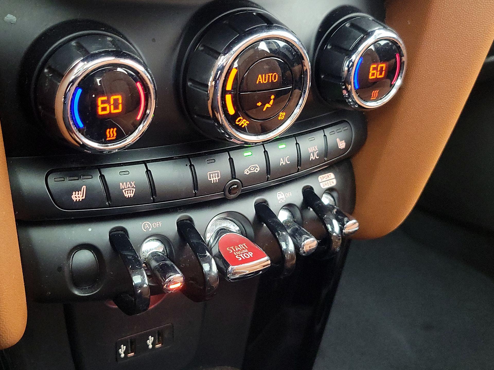Thumbnail: 2019 MINI Cooper Hardtop - 17