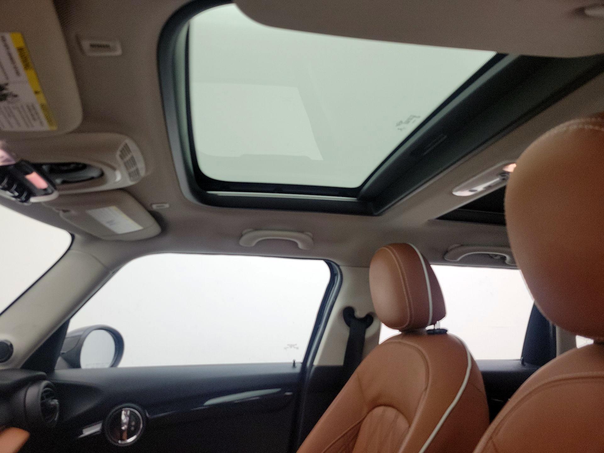 Thumbnail: 2019 MINI Cooper Hardtop - 20