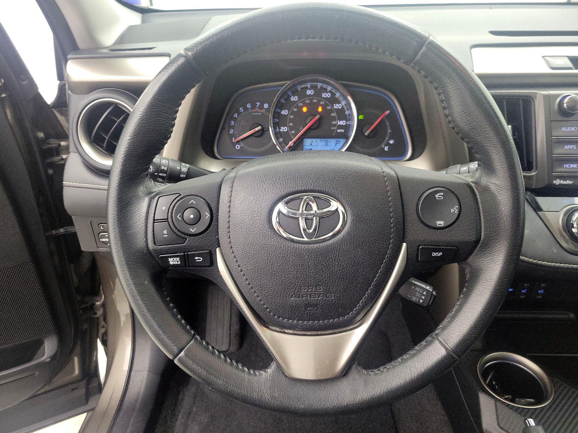 Thumbnail: 2015 Toyota RAV4 - 10