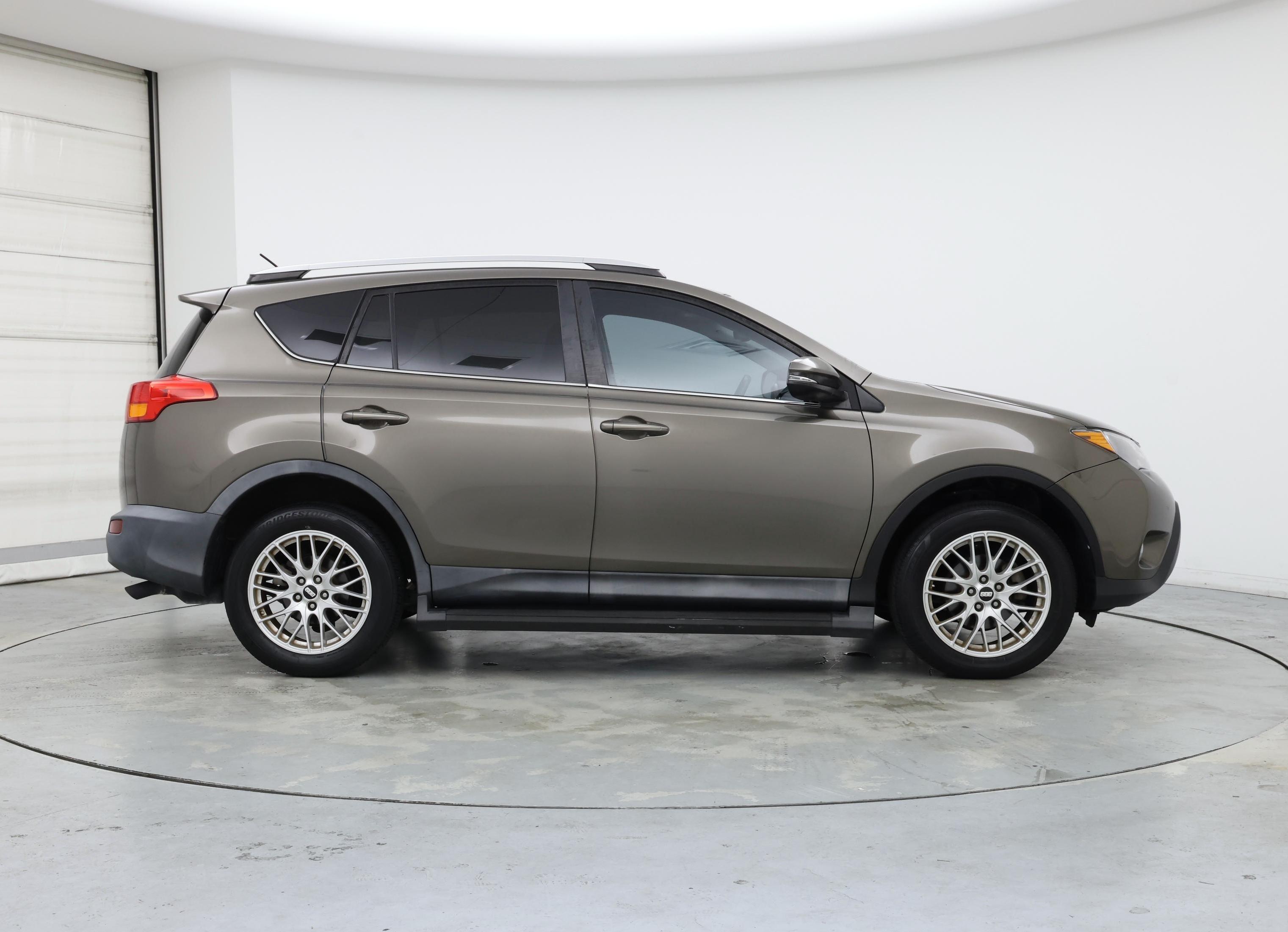 Thumbnail: 2015 Toyota RAV4 - 7