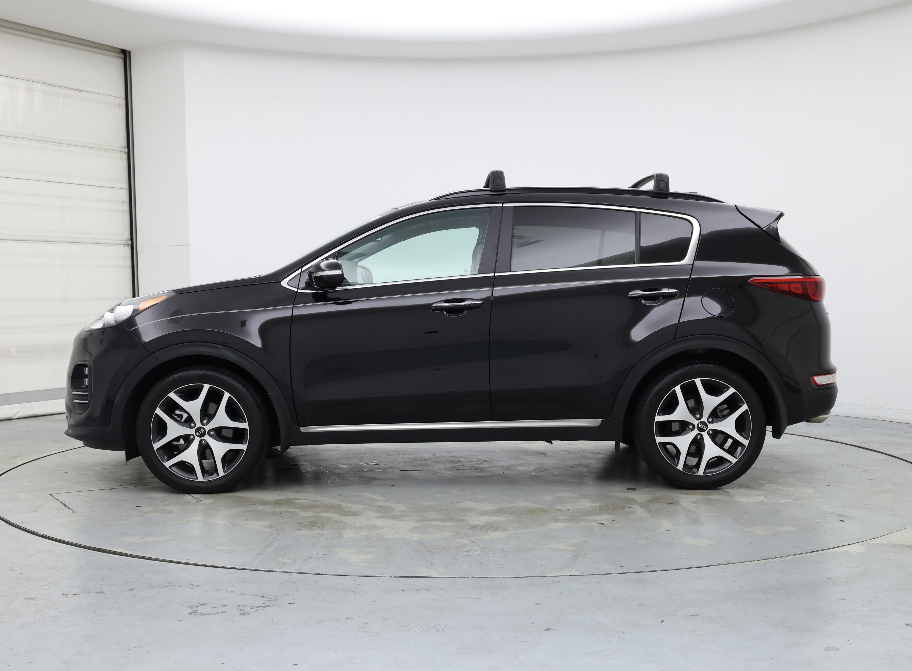 Thumbnail: 2019 Kia Sportage - 3