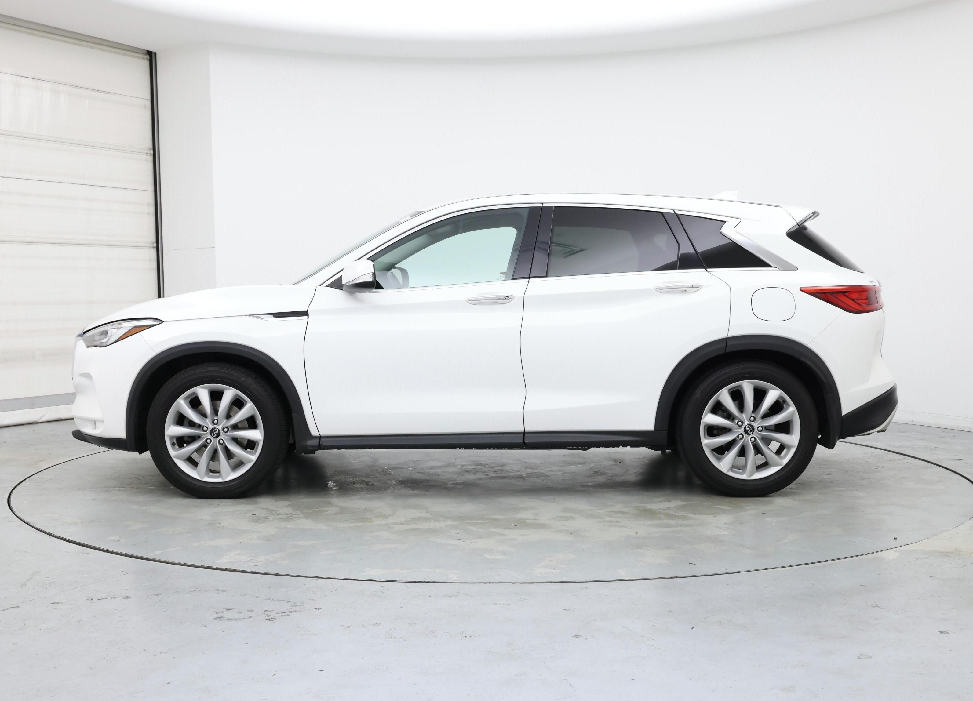 Thumbnail: 2019 INFINITI QX50 - 3