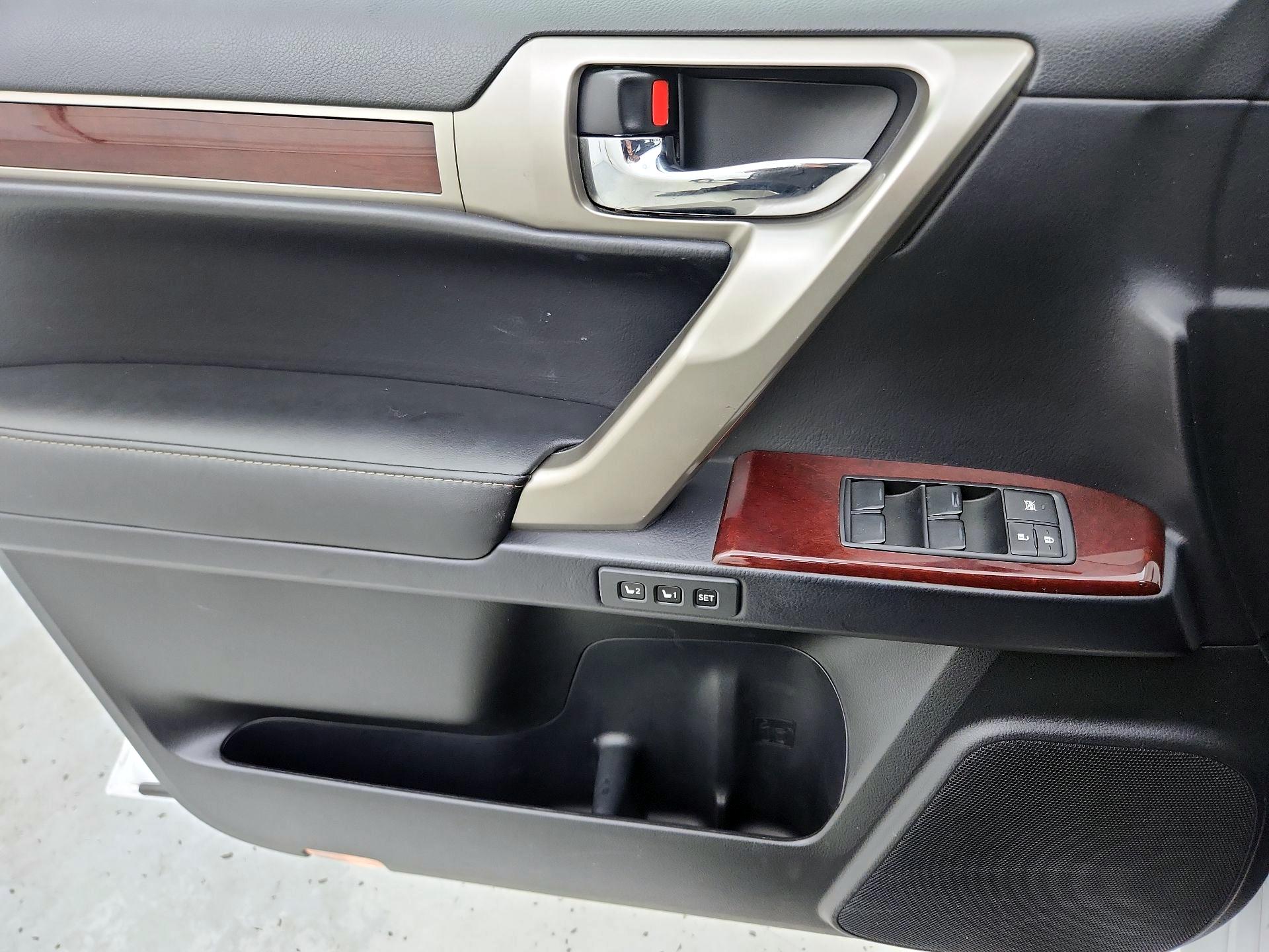 Thumbnail: 2014 Lexus GX - 12