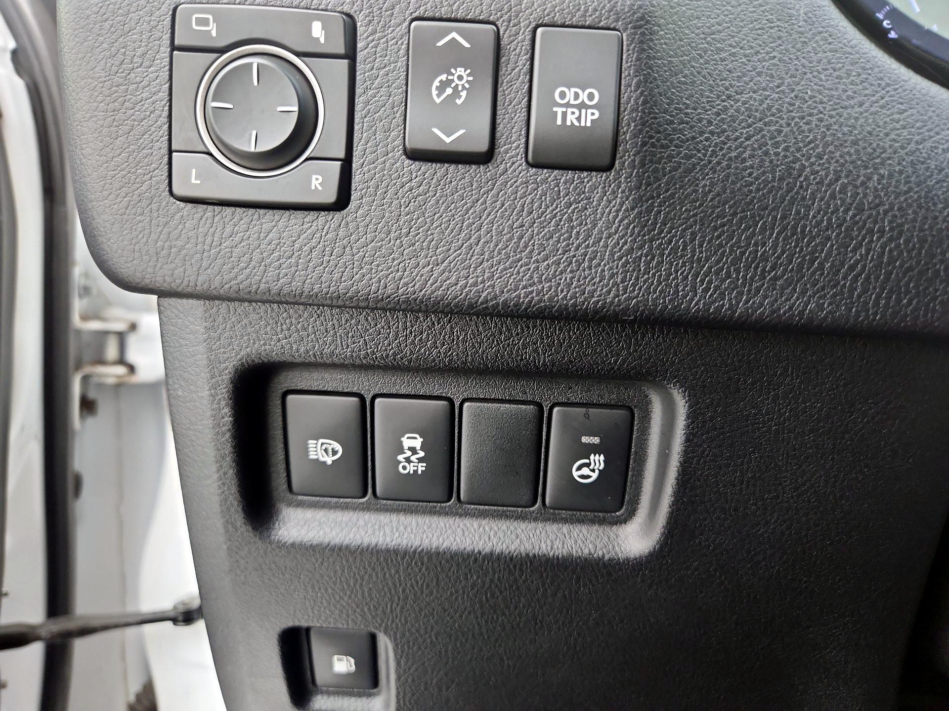 Thumbnail: 2014 Lexus GX - 13
