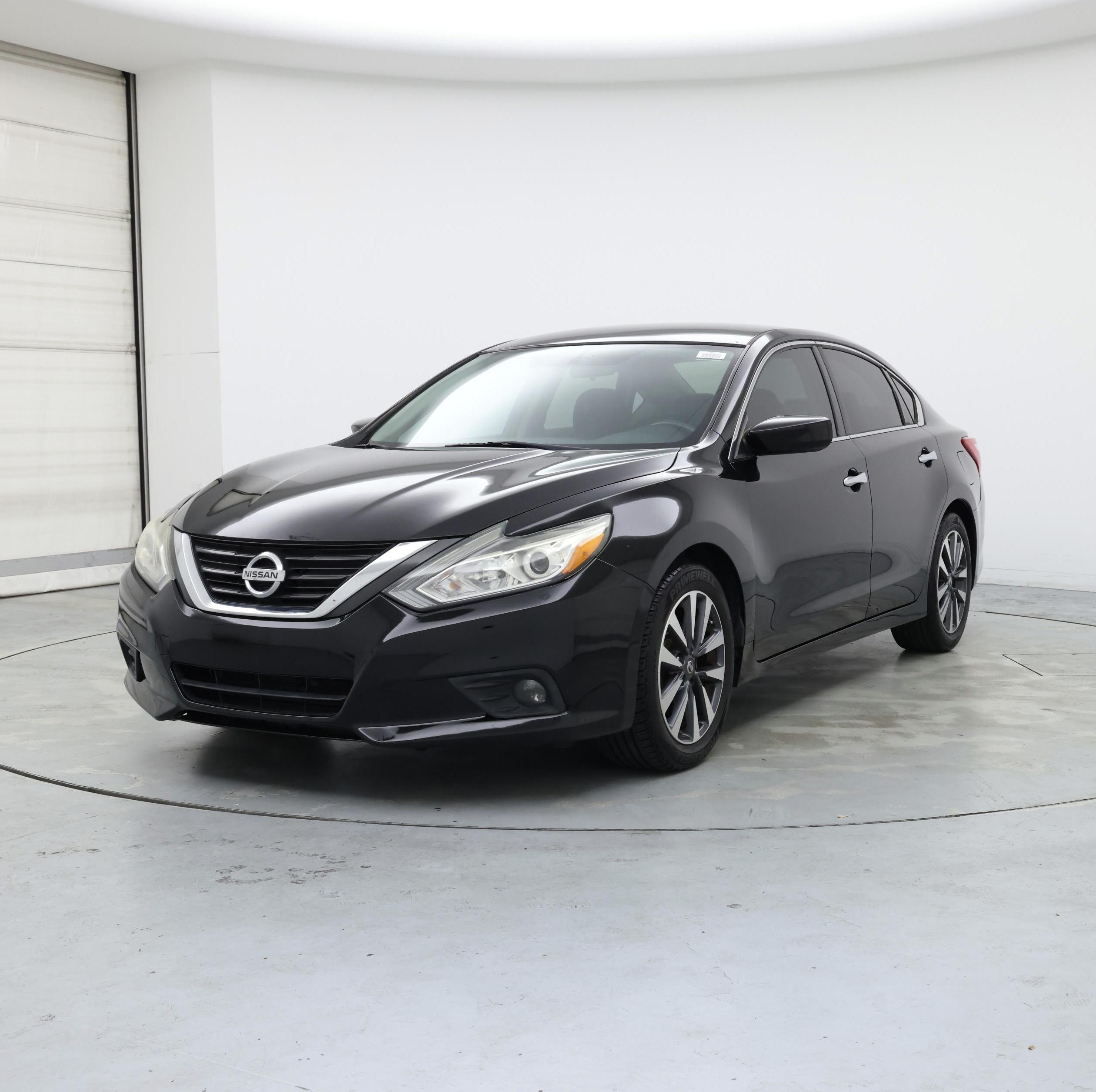 Thumbnail: 2017 Nissan Altima - 4