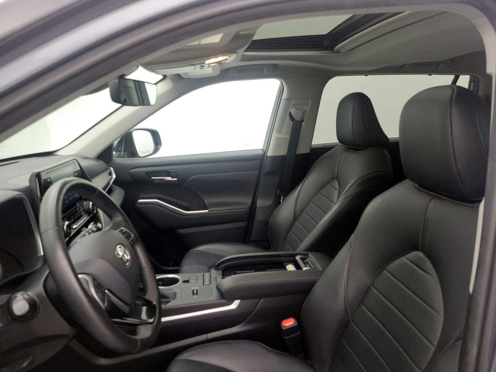Thumbnail: 2020 Toyota Highlander - 19