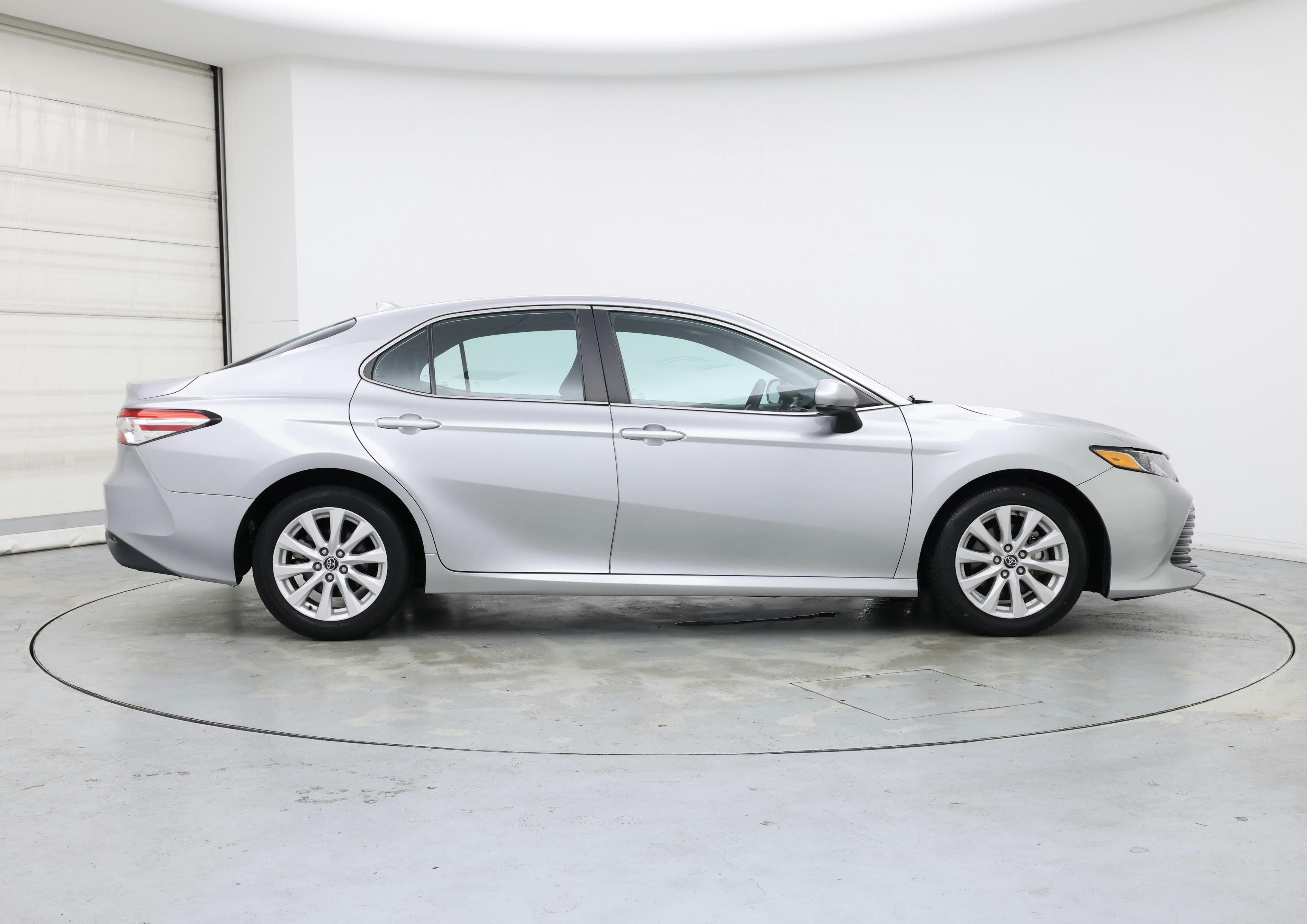 Thumbnail: 2020 Toyota Camry - 7