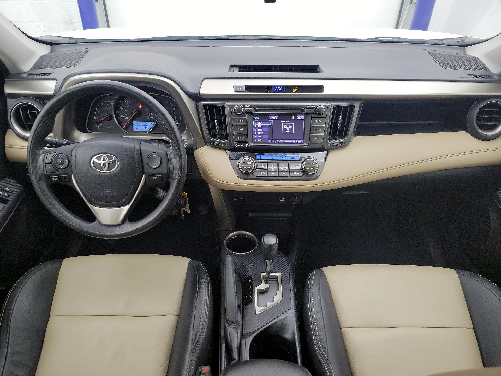 Thumbnail: 2015 Toyota RAV4 - 9