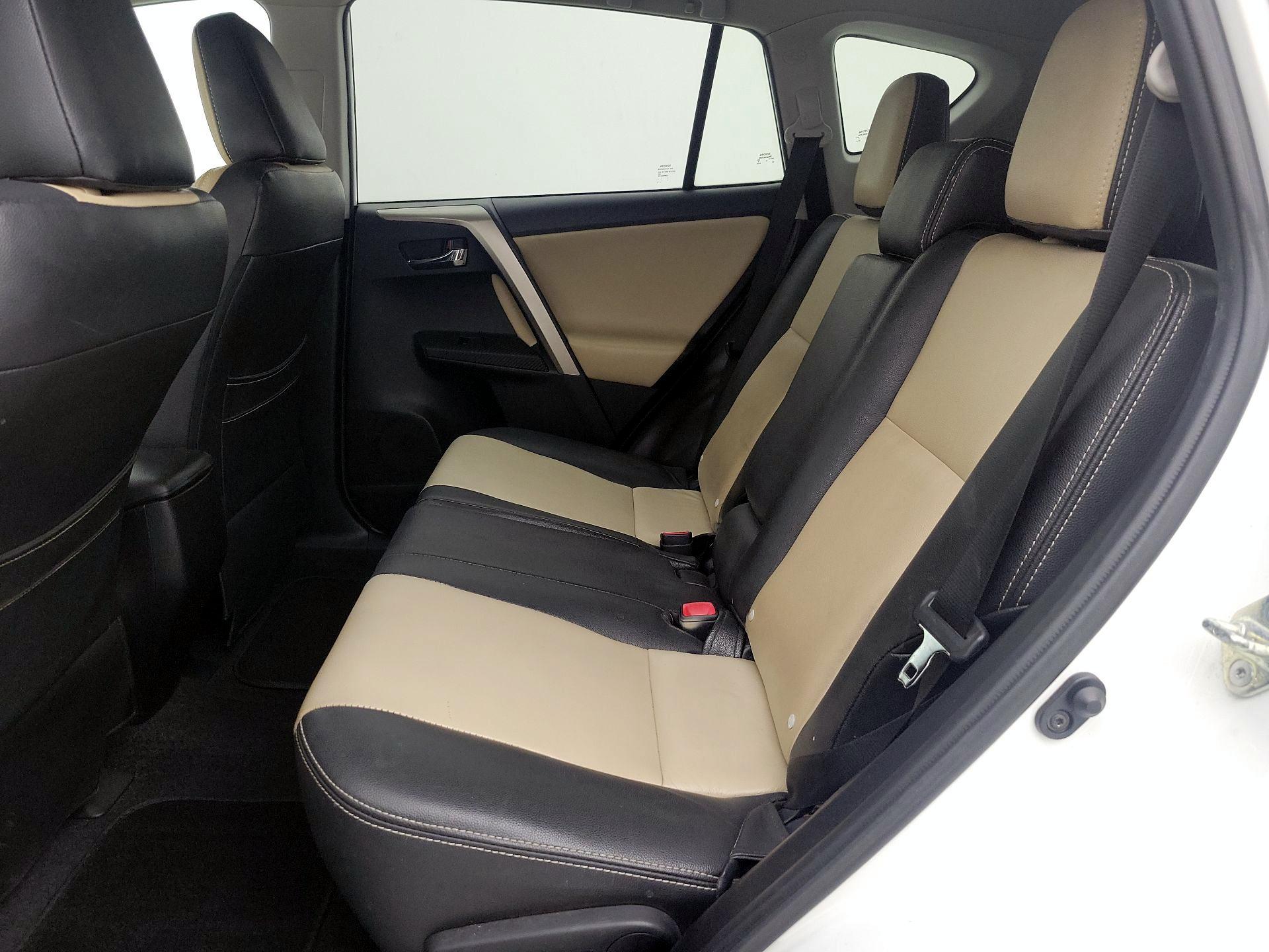 Thumbnail: 2015 Toyota RAV4 - 20