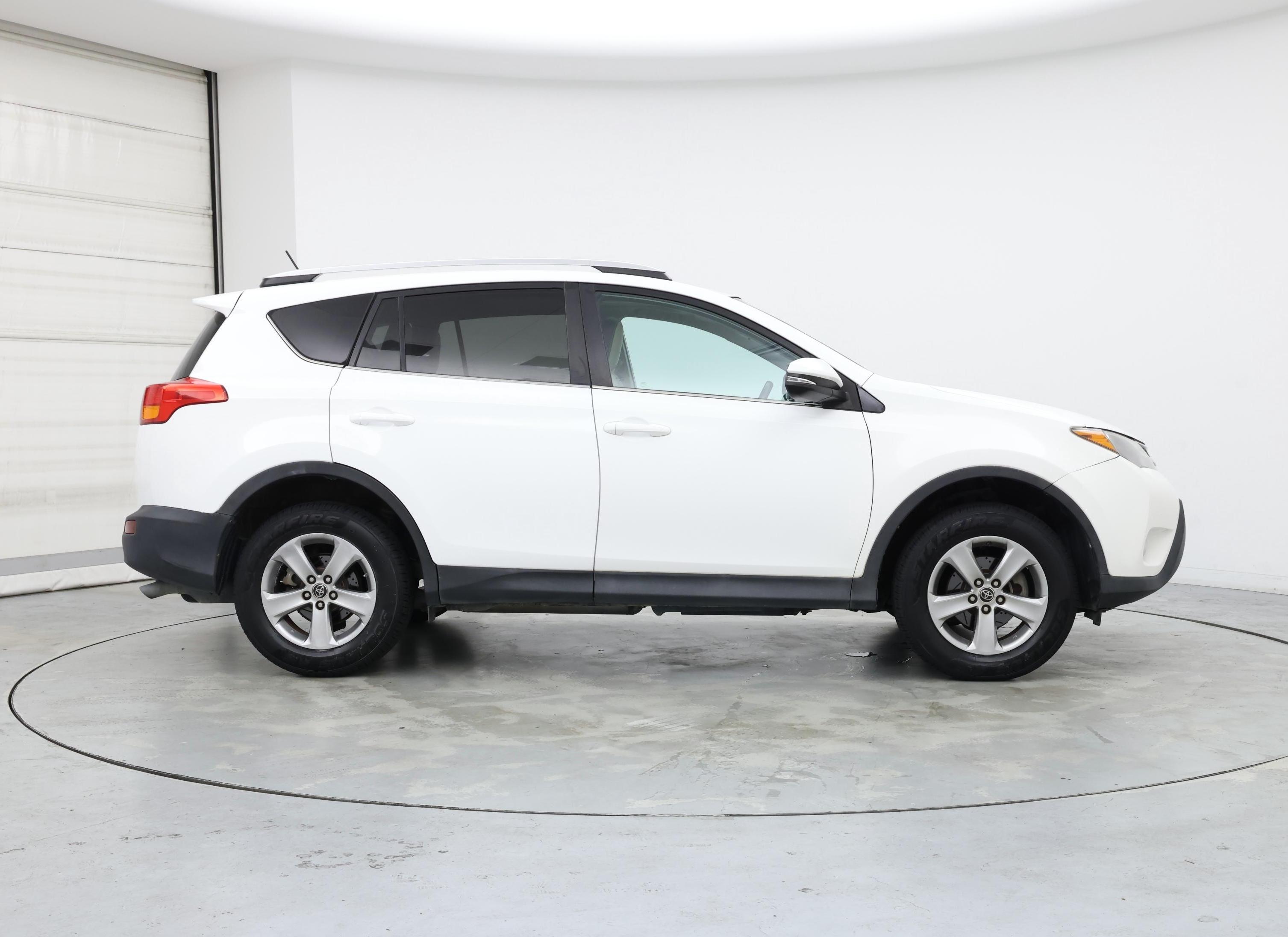 Thumbnail: 2015 Toyota RAV4 - 7
