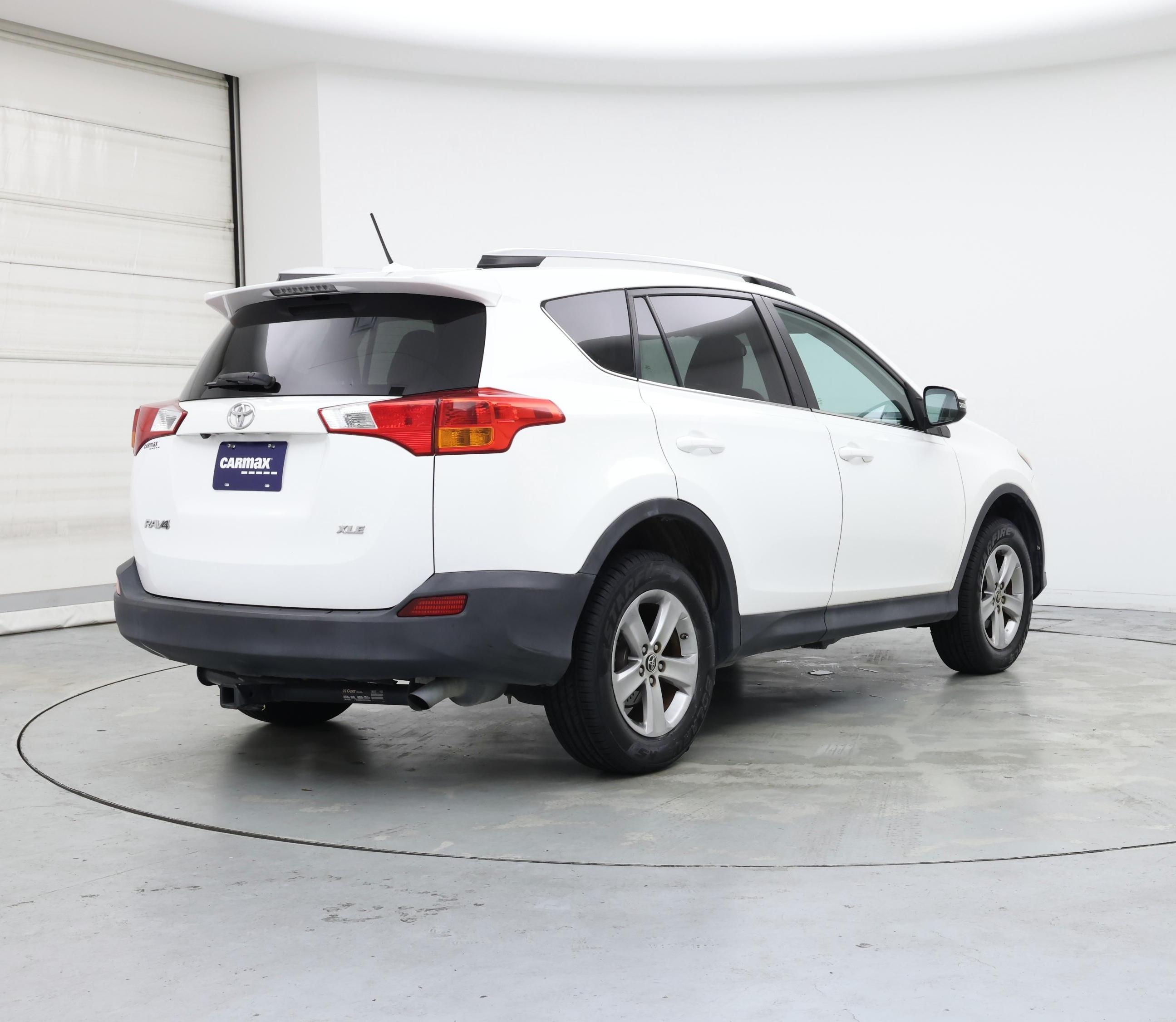 Thumbnail: 2015 Toyota RAV4 - 8