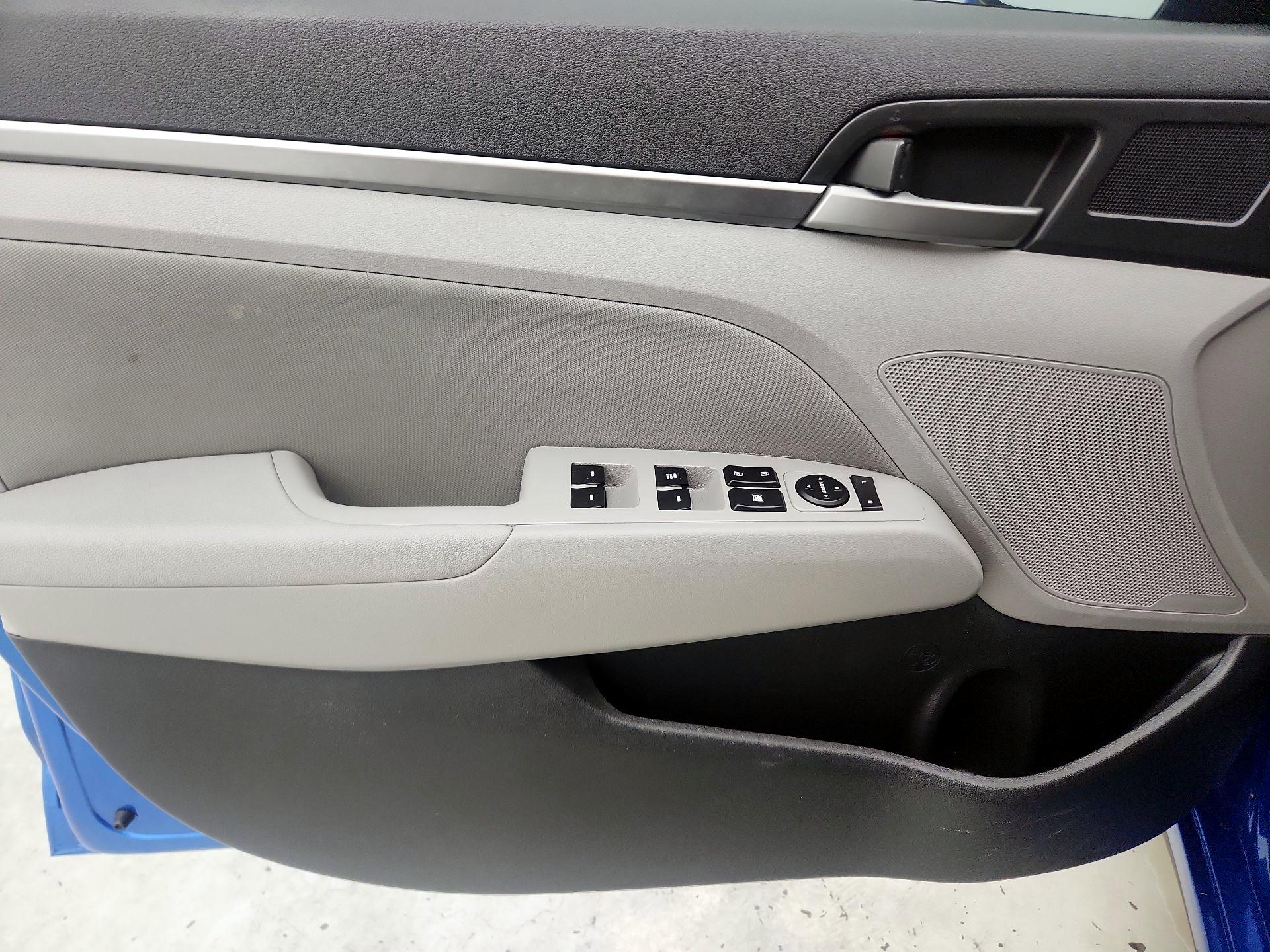 Thumbnail: 2018 Hyundai Elantra - 12