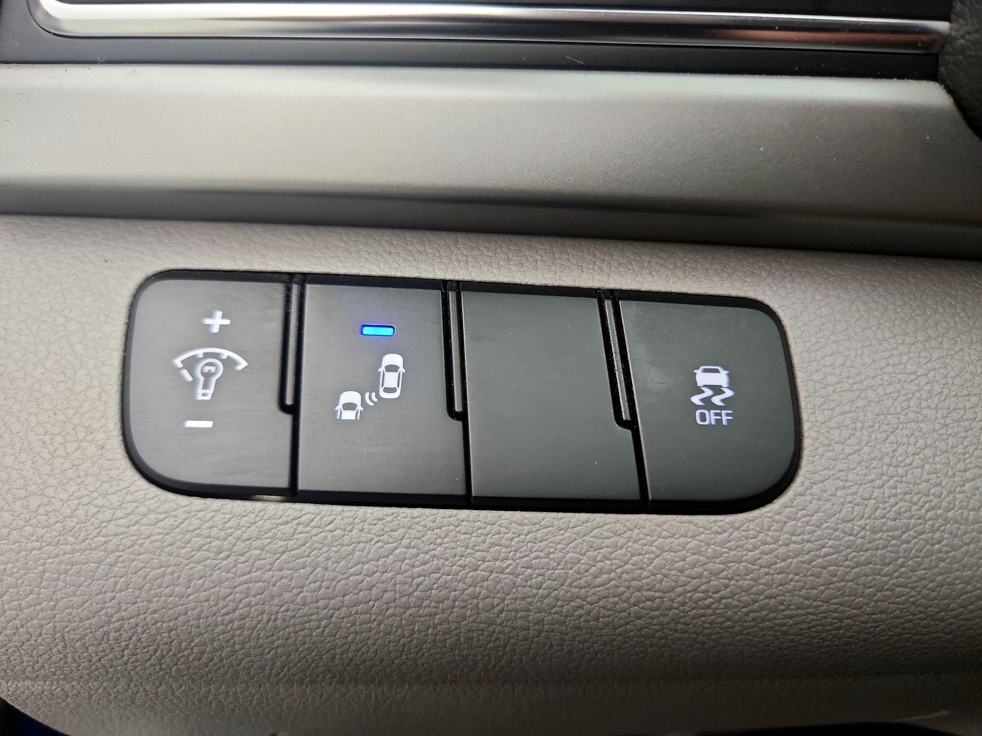 Thumbnail: 2018 Hyundai Elantra - 13