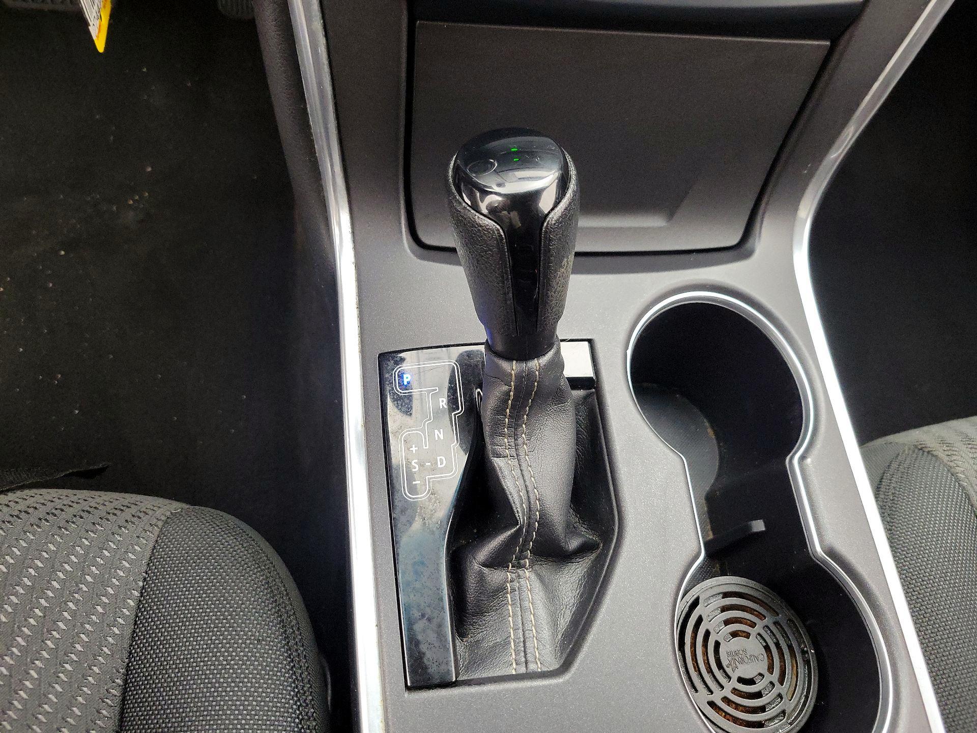 Thumbnail: 2015 Toyota Camry - 17