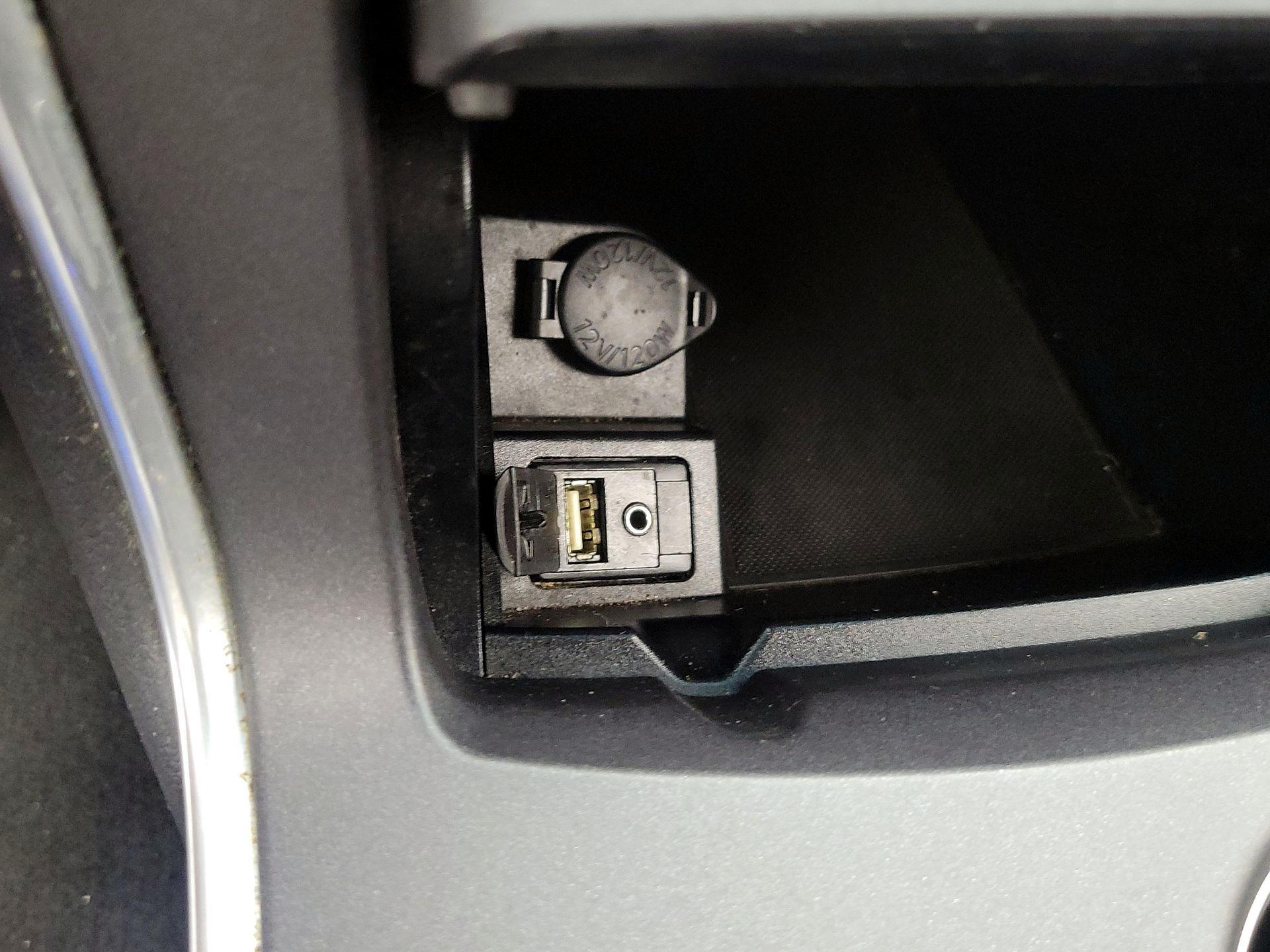 Thumbnail: 2015 Toyota Camry - 18