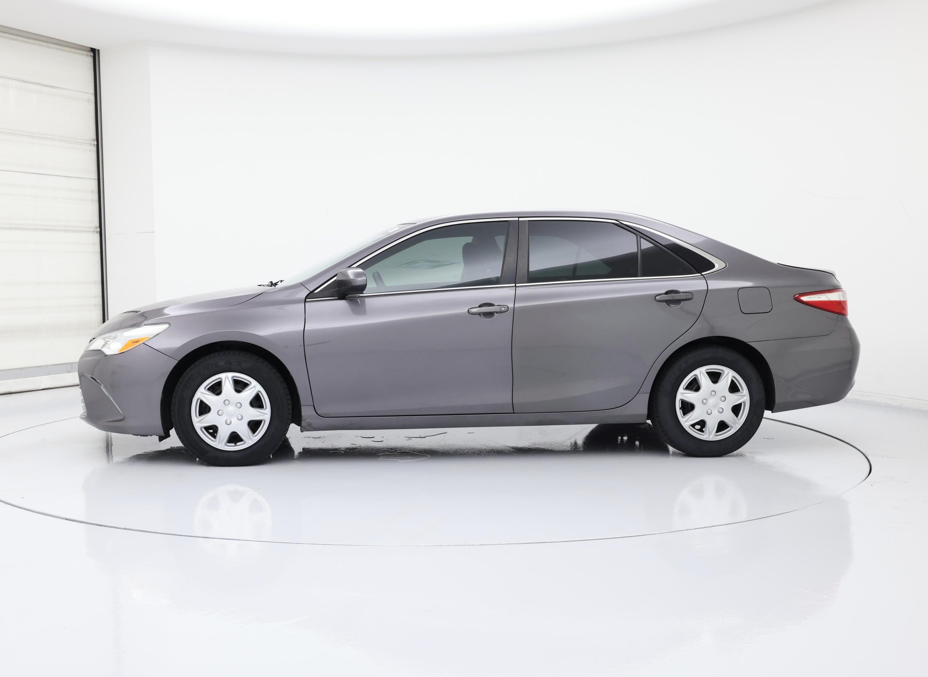 Thumbnail: 2015 Toyota Camry - 3