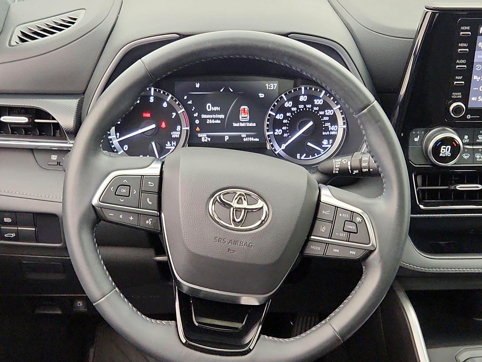 Thumbnail: 2021 Toyota Highlander - 10