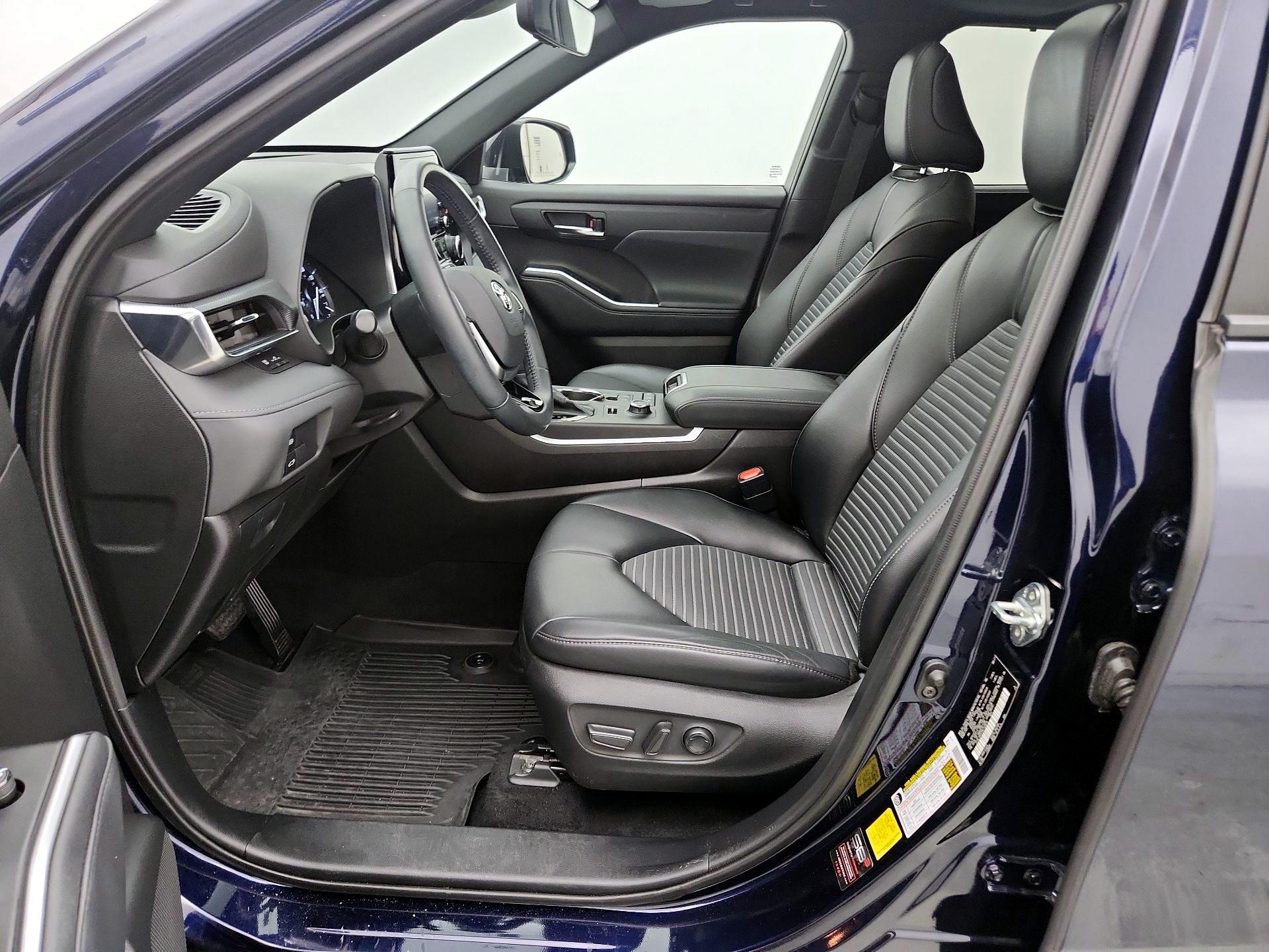 Thumbnail: 2021 Toyota Highlander - 11