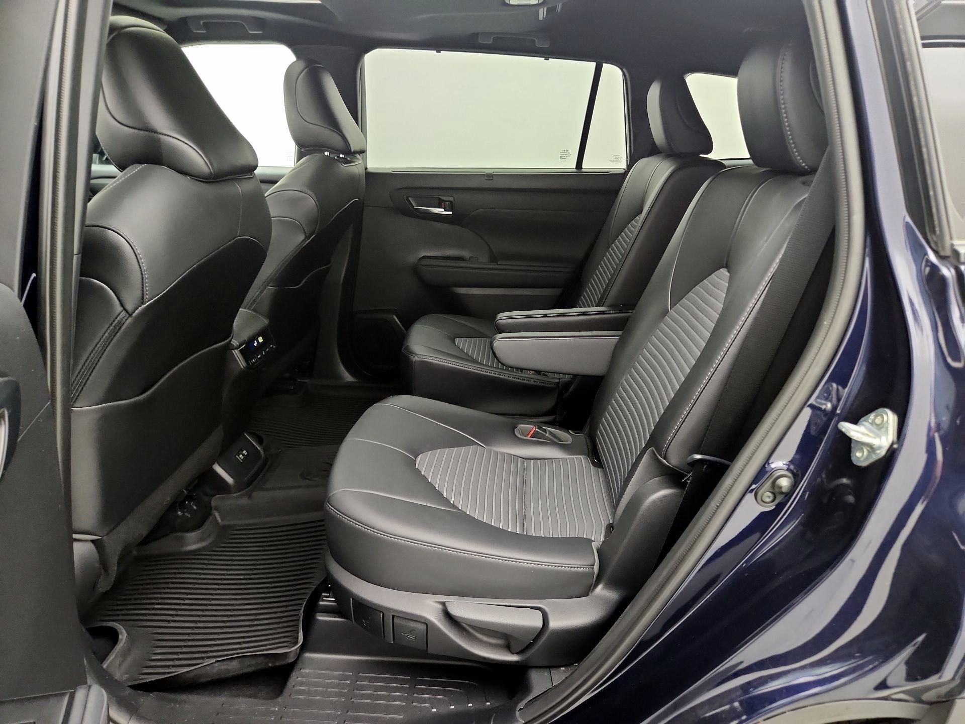 Thumbnail: 2021 Toyota Highlander - 20