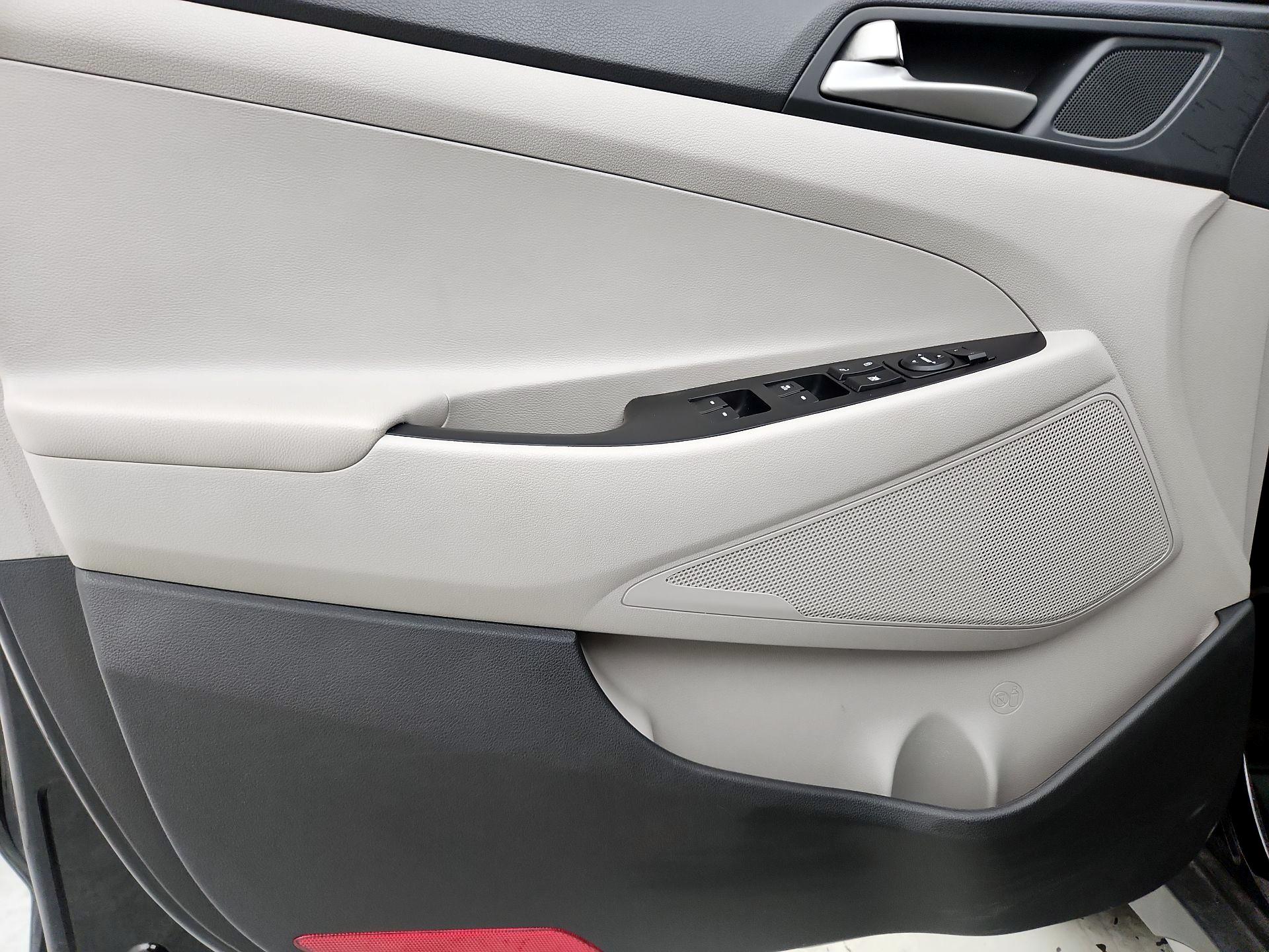 Thumbnail: 2018 Hyundai Tucson - 12