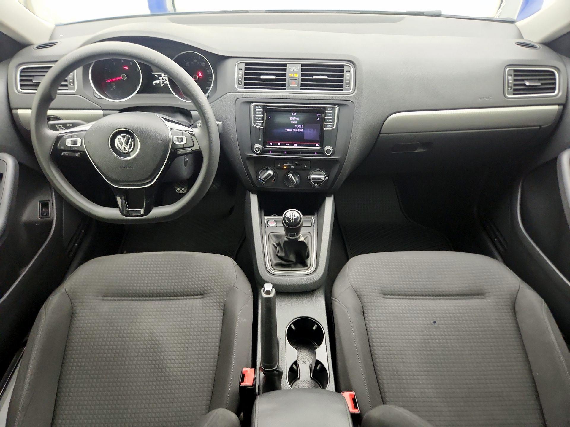 Thumbnail: 2016 Volkswagen Jetta - 9