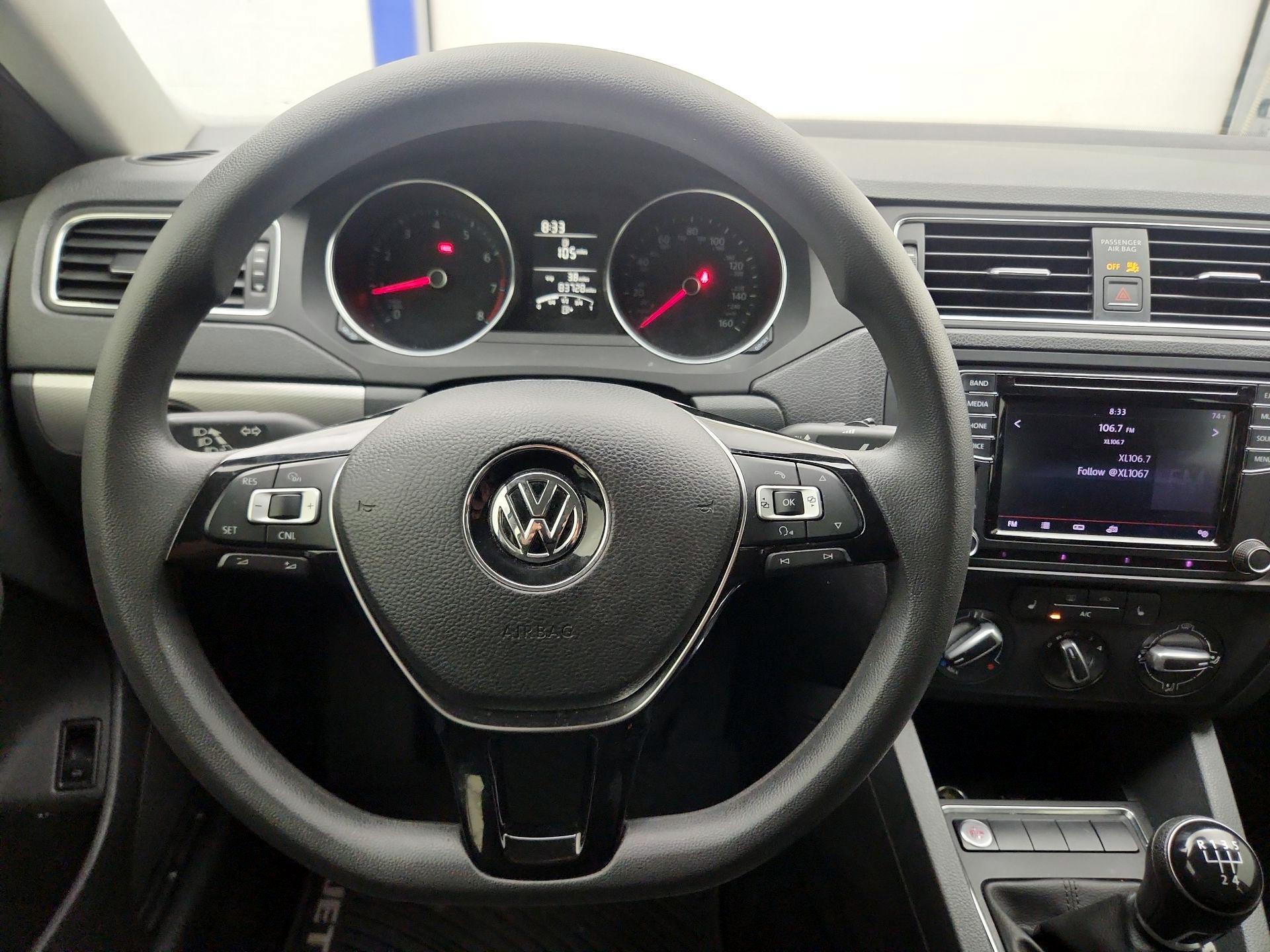 Thumbnail: 2016 Volkswagen Jetta - 10