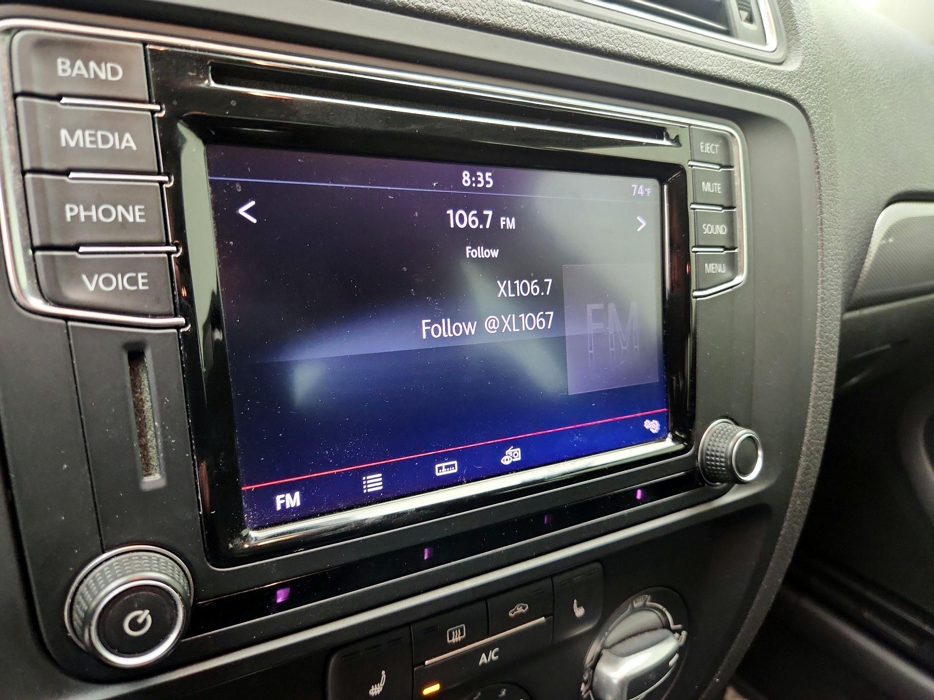 Thumbnail: 2016 Volkswagen Jetta - 15