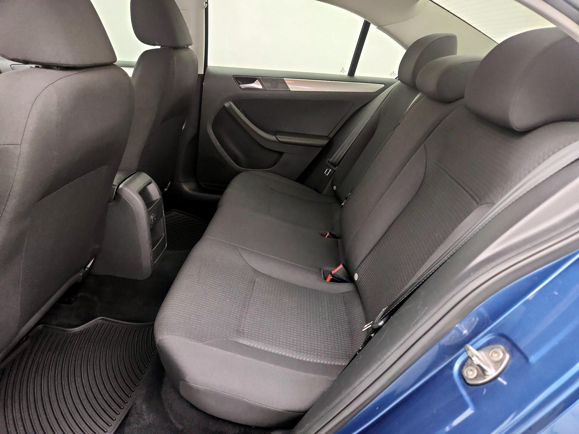 Thumbnail: 2016 Volkswagen Jetta - 19