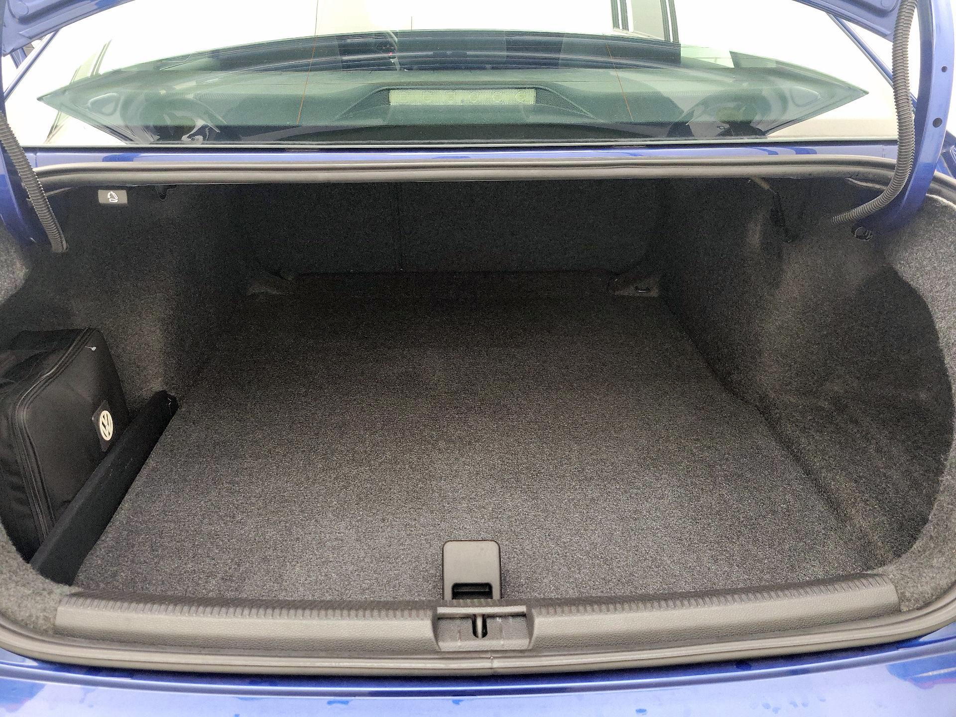Thumbnail: 2017 Volkswagen Passat - 20