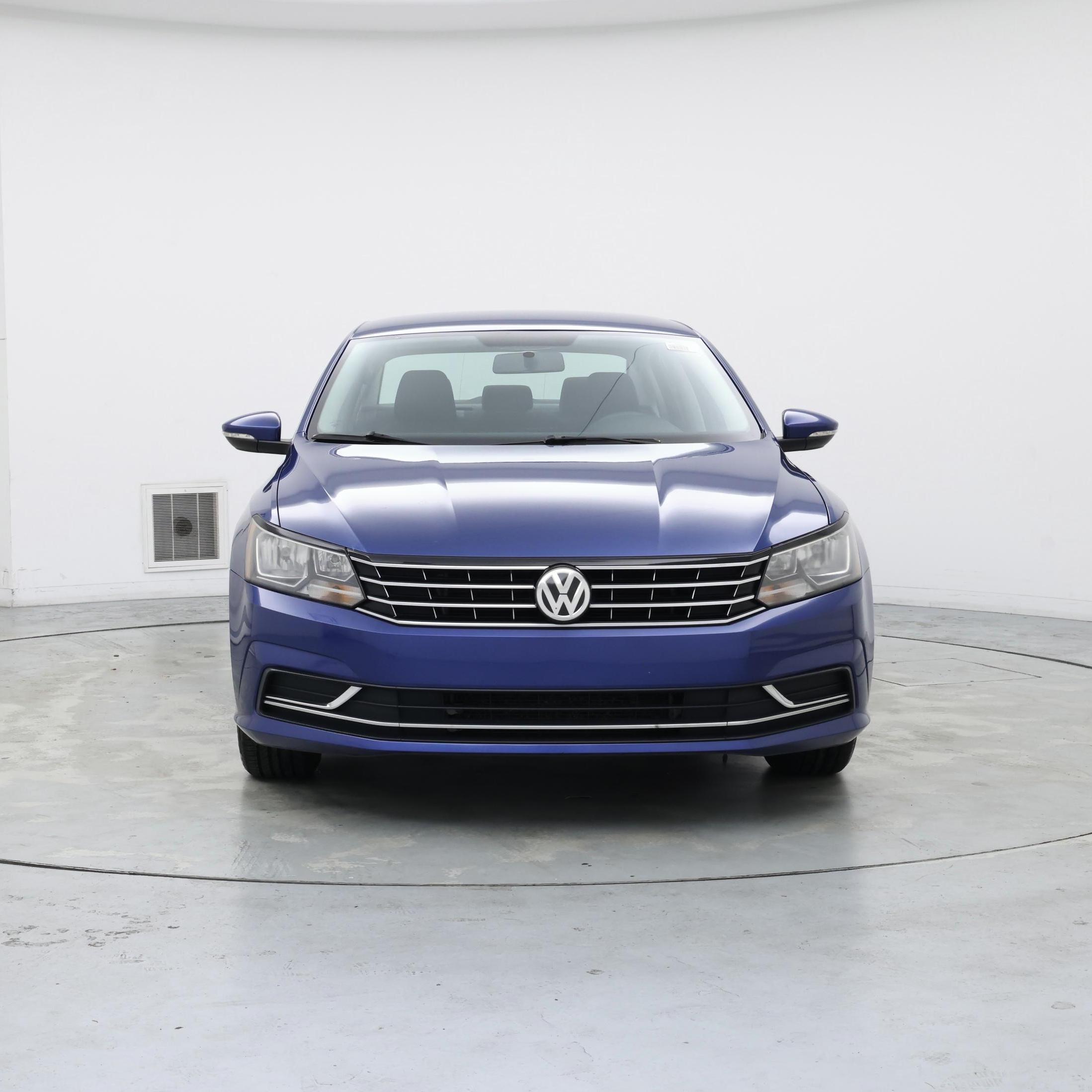 Thumbnail: 2017 Volkswagen Passat - 5