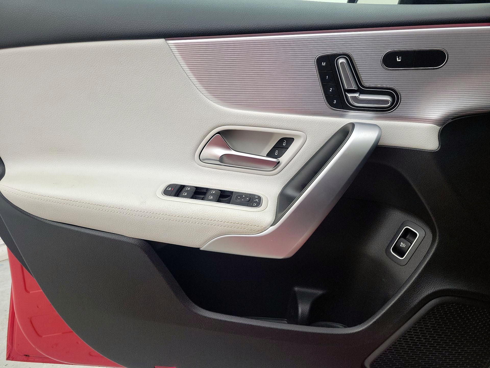 Thumbnail: 2020 Mercedes-Benz A-Class - 12