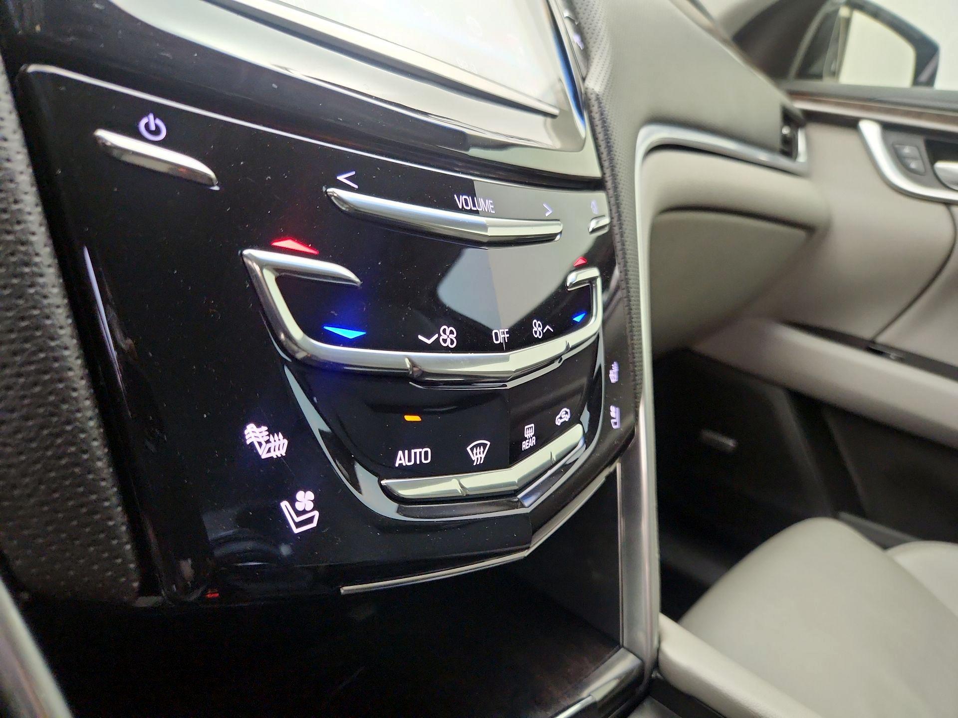 Thumbnail: 2017 Cadillac XTS - 16
