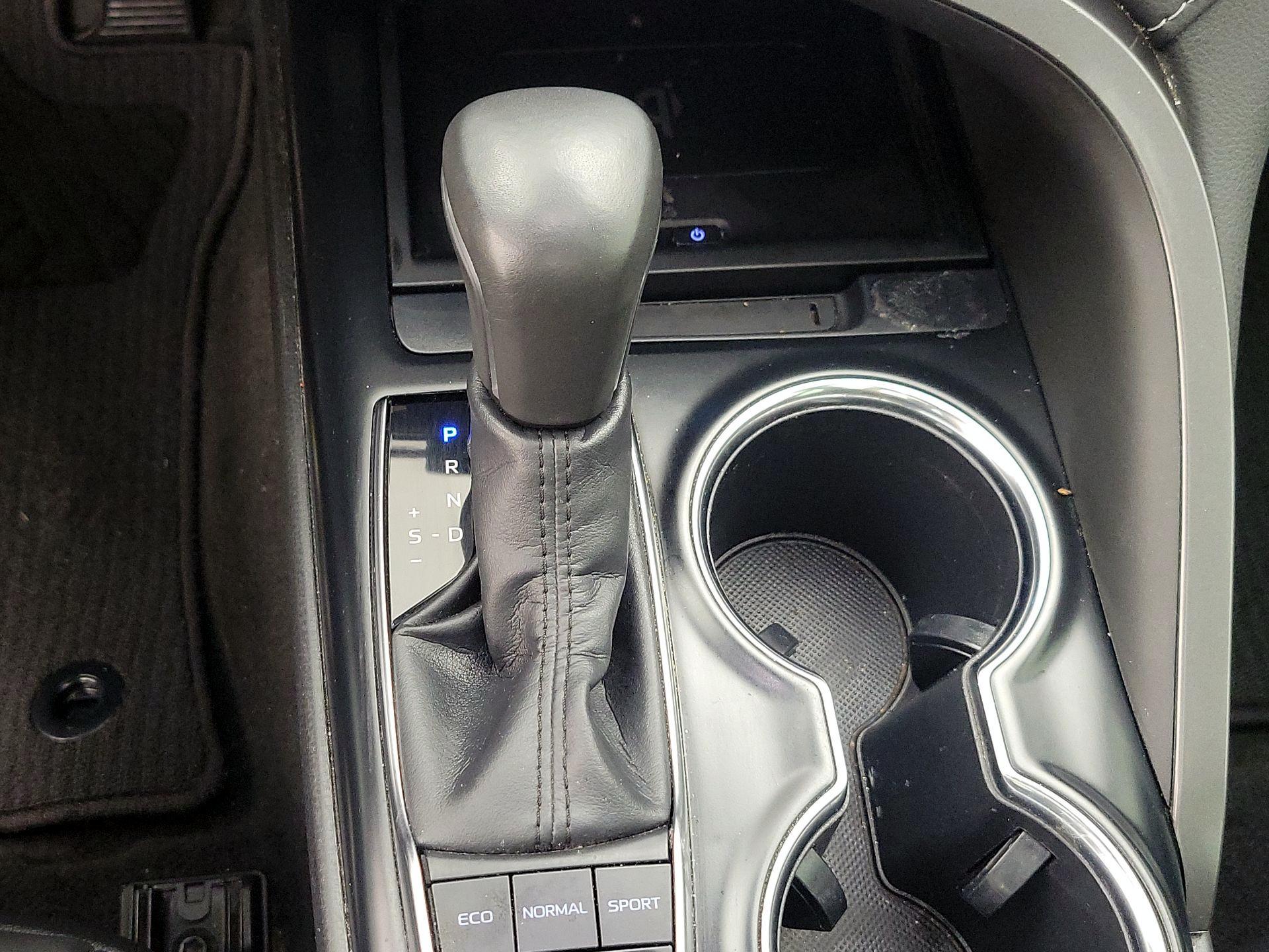Thumbnail: 2019 Toyota Camry - 18
