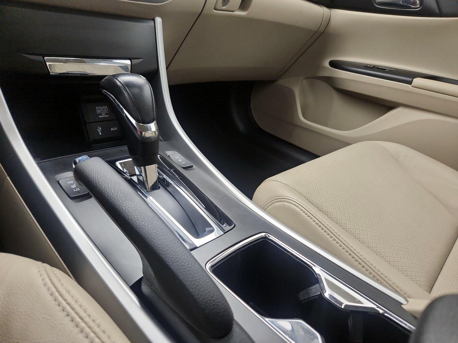 Thumbnail: 2015 Honda Accord - 17