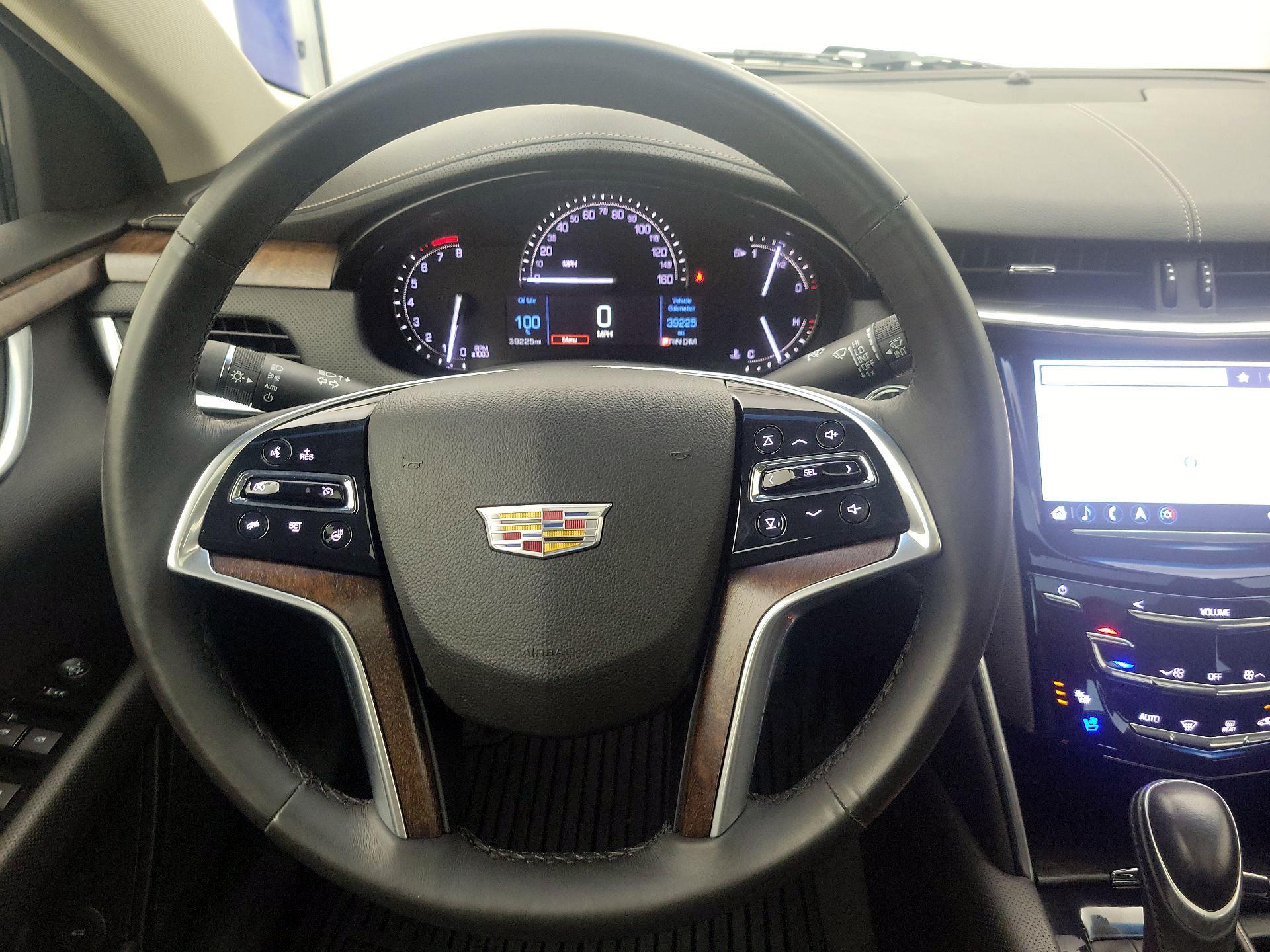 Thumbnail: 2018 Cadillac XTS - 10