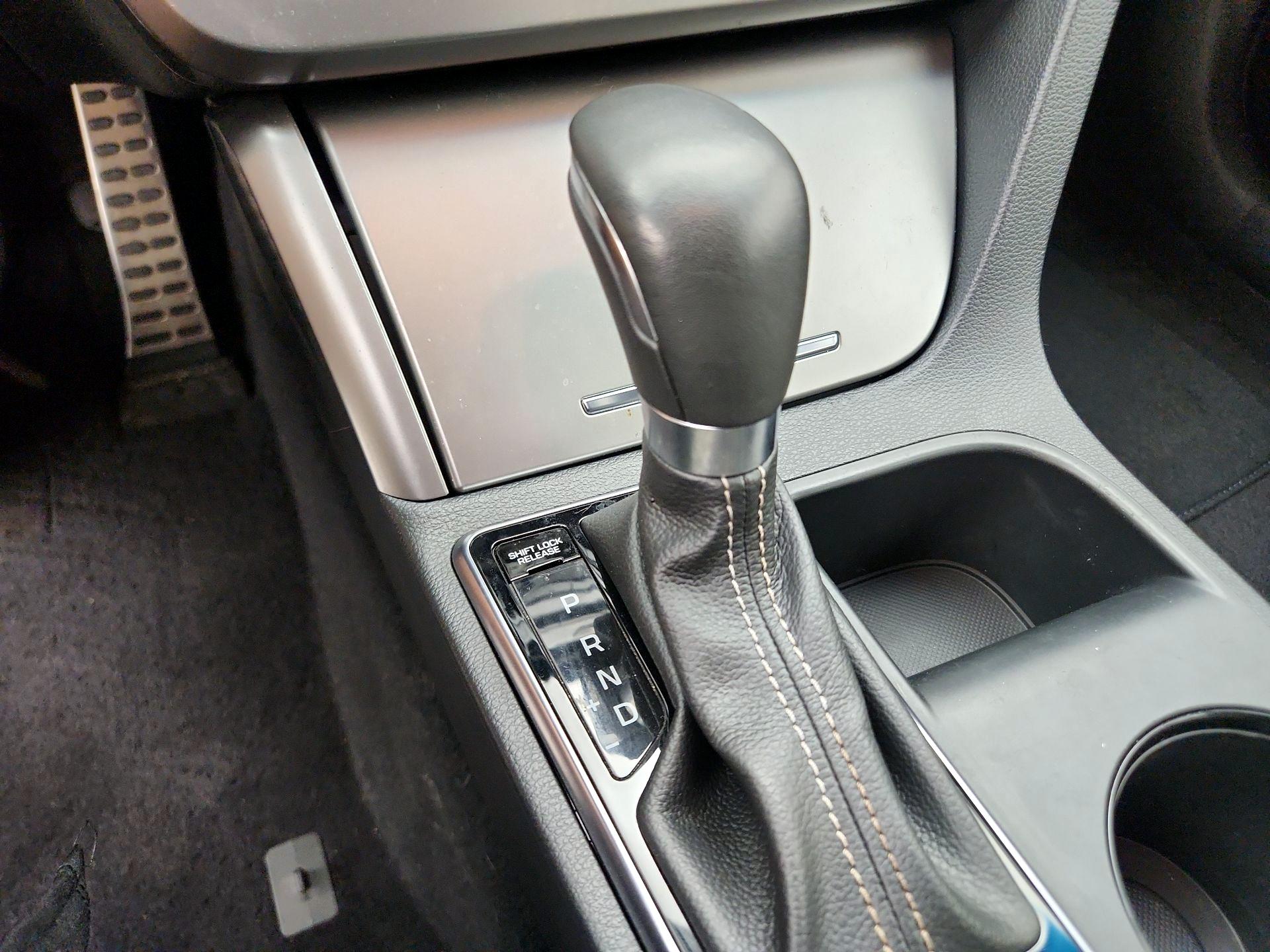 Thumbnail: 2017 Hyundai Sonata - 17